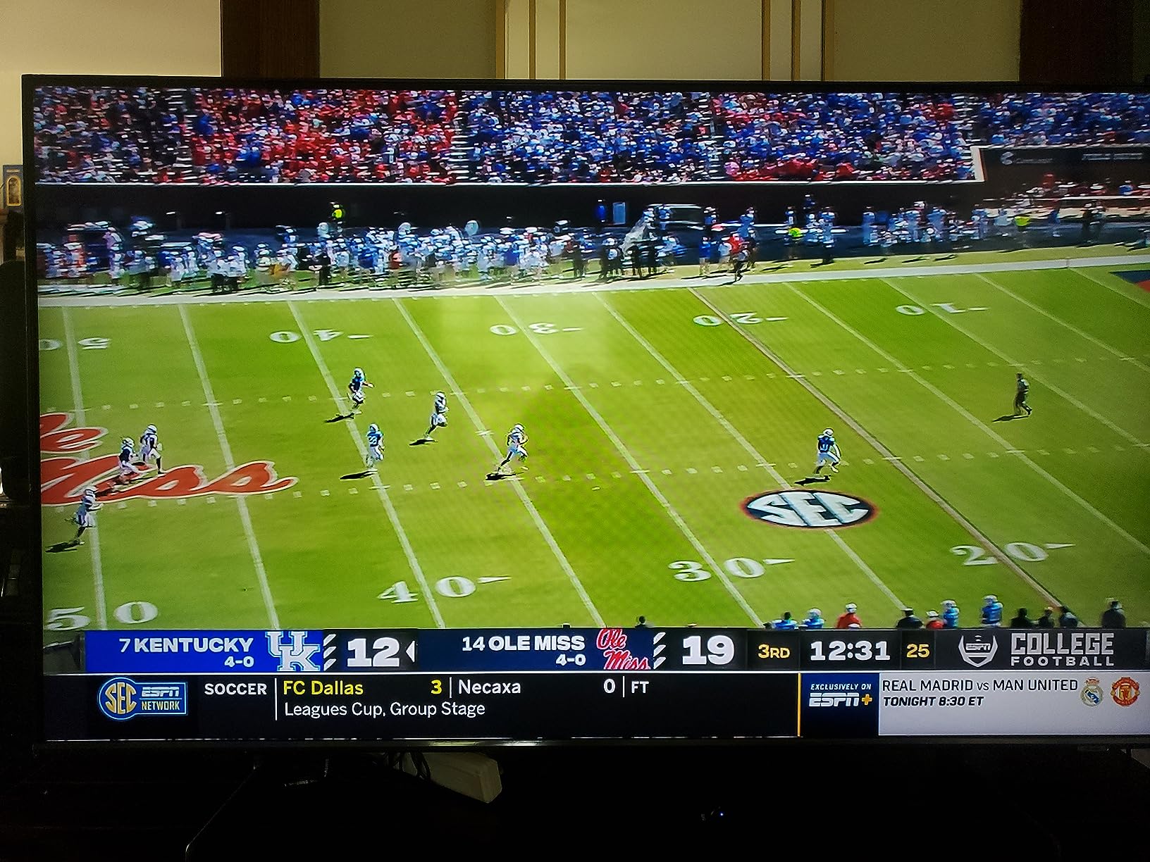 SAMSUNG 75-Inch Class QLED 4K Q60C Series Quantum HDR, Dual LED, Object Tracking Sound Lite, Q-Symphony, Motion Xcelerator, Gaming Hub, Smart TV with Alexa Built-in (QN75Q60C, 2023 Model) - Customer Photo 1
