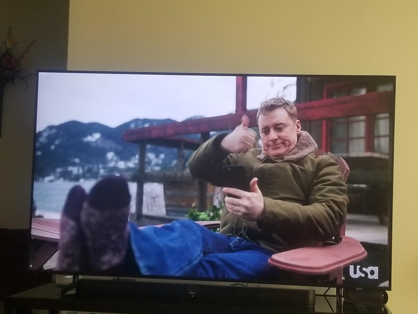 Samsung 50 Inch DU8000 Crystal UHD LED 4K Smart TV Bundle with 2 YR CPS Enhanced Protection Pack (2024 Model) - Customer Photo 1
