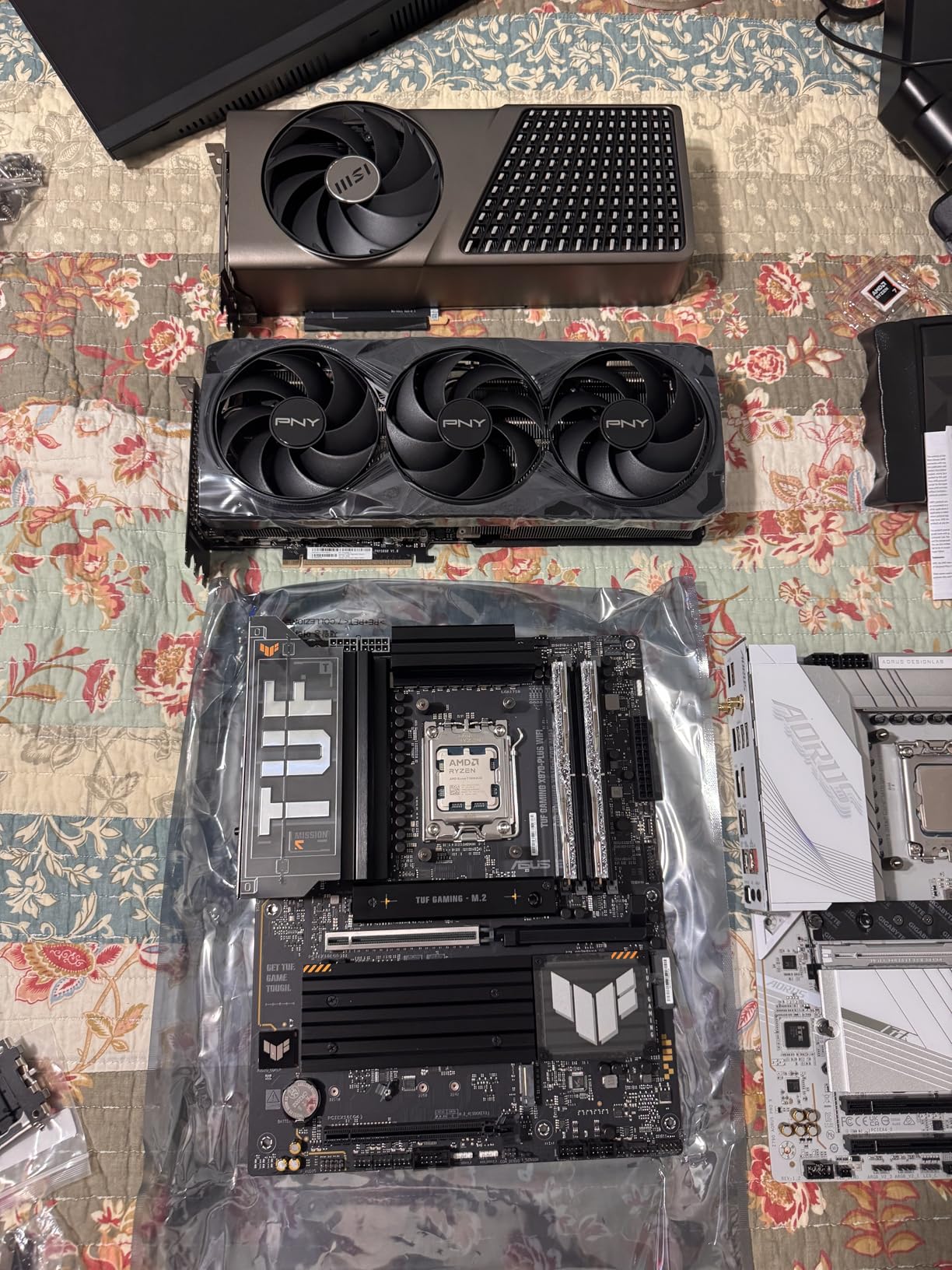 PNY GeForce RTXâ¢ 5080 Triple Fan - Customer Photo 1