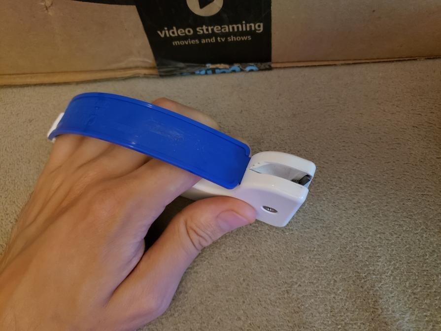 AccuSharp Knife Sharpener, Ergonomic Comfortable Handle, Compact & Easy to Use, Restore and Hone Straight & Serrated Knives, White Customer Review AccuSharp Knife Sharpener, Ergonomic Comfortable Handle, Compact & Easy to Use, Restore and Hone Straight & Serrated Knives, White - Customer Photo 4