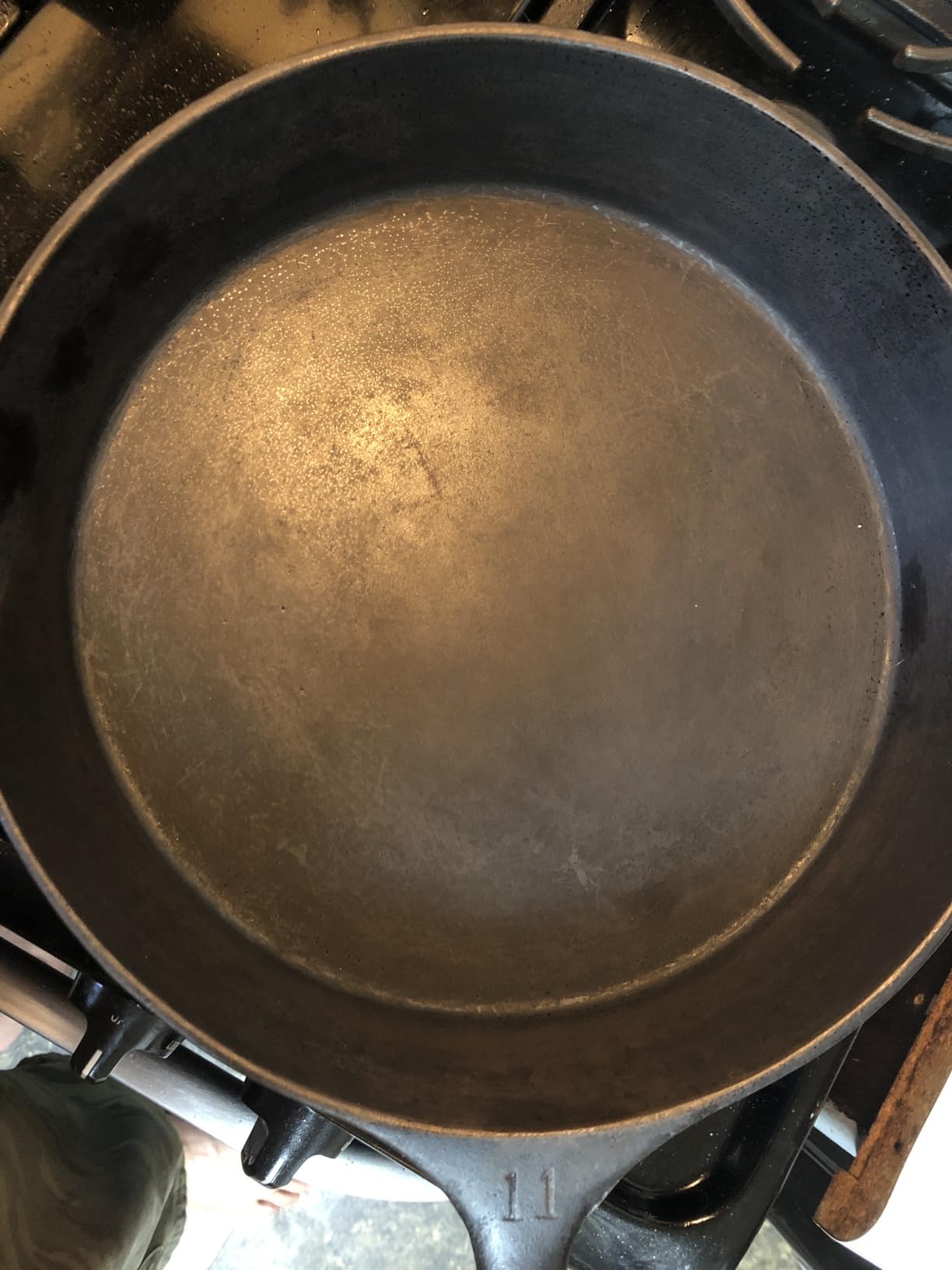 Lodge Seasoned Cast Iron Skillet 12 Inches - PFAS-Free, Non-Toxic Cookware - Use with an Oven, Stove, Grill, or Campfire - Naturally Non-Stick & Oven Safe customer photo 2