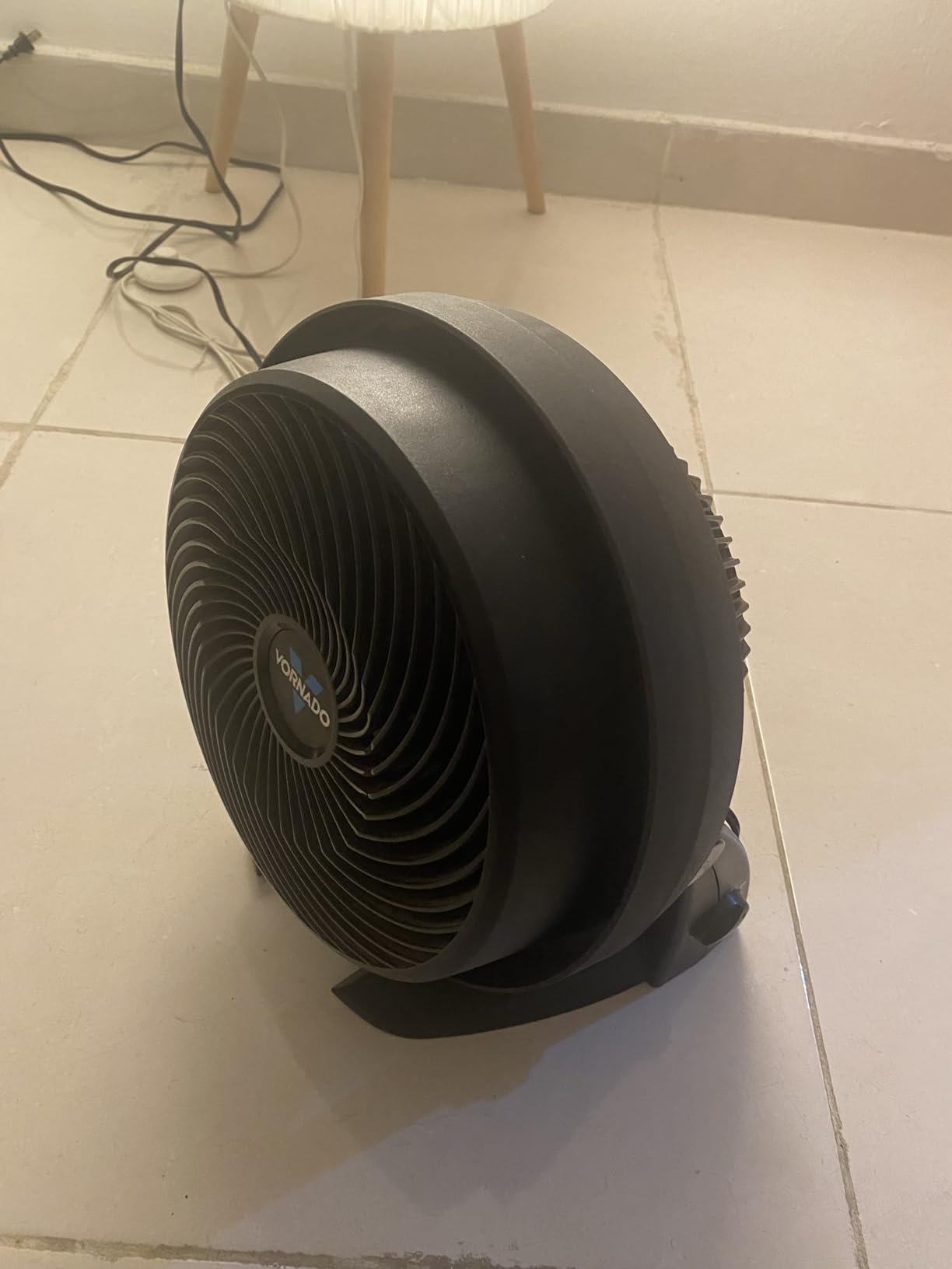 Vornado 630 Mid-Size Whole Room Air Circulator Fan for Home, 3 Speed Settings, Adjustable Tilt, Removable Grill, 9 Inch, Powerful Airflow, Manual Control Dial, Quiet Fan for Bedroom, Black - Customer Photo 4