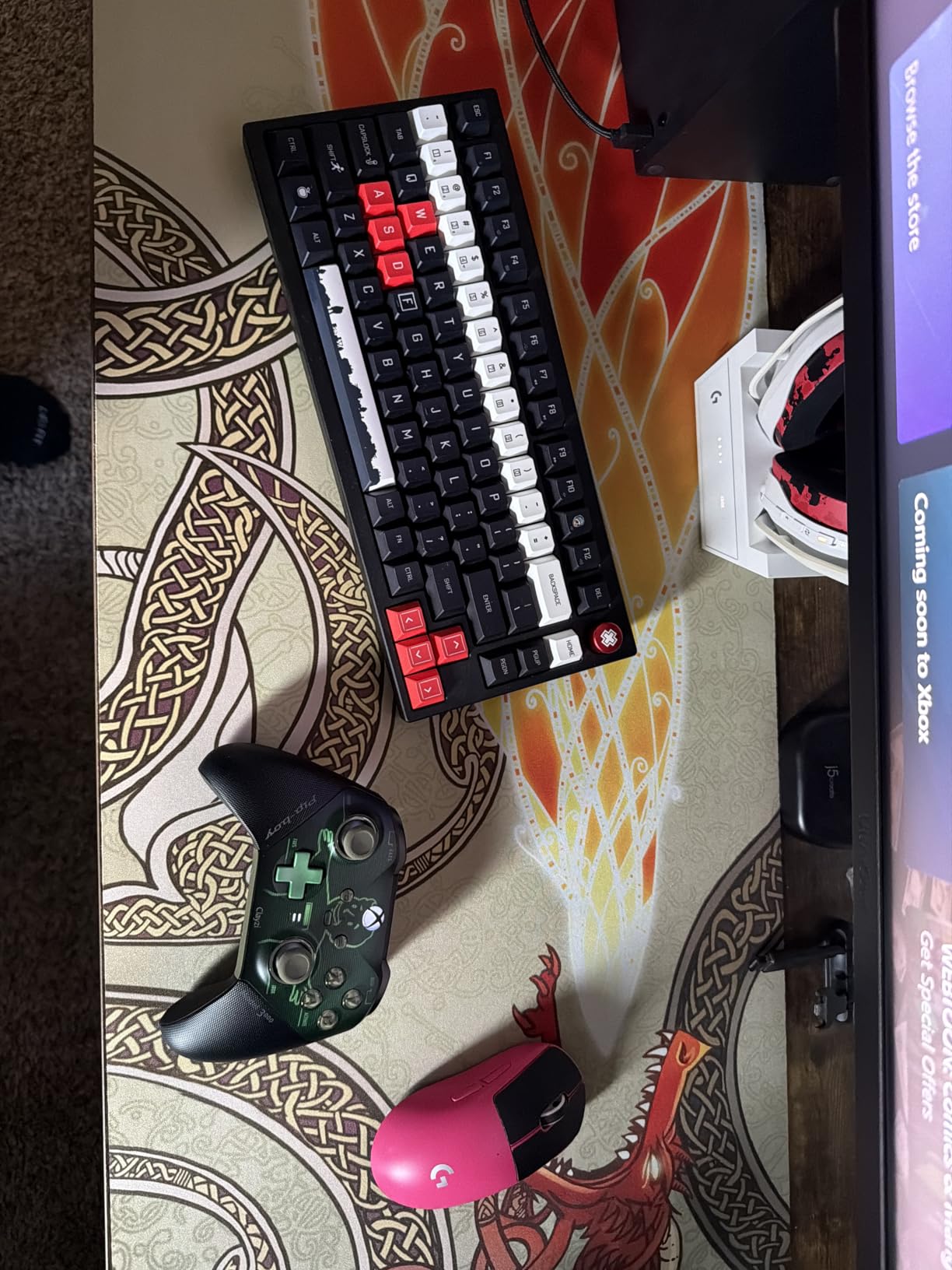 SteelSeries QcK Large Gaming Mousepad - Black - Non-Slip Silicone Rubber Base - Peak Tracking and Stability - Optimized for Gaming Sensors - 490 mm x 420 mm - FPS, MOBAs, RTS, MMO customer photo 1
