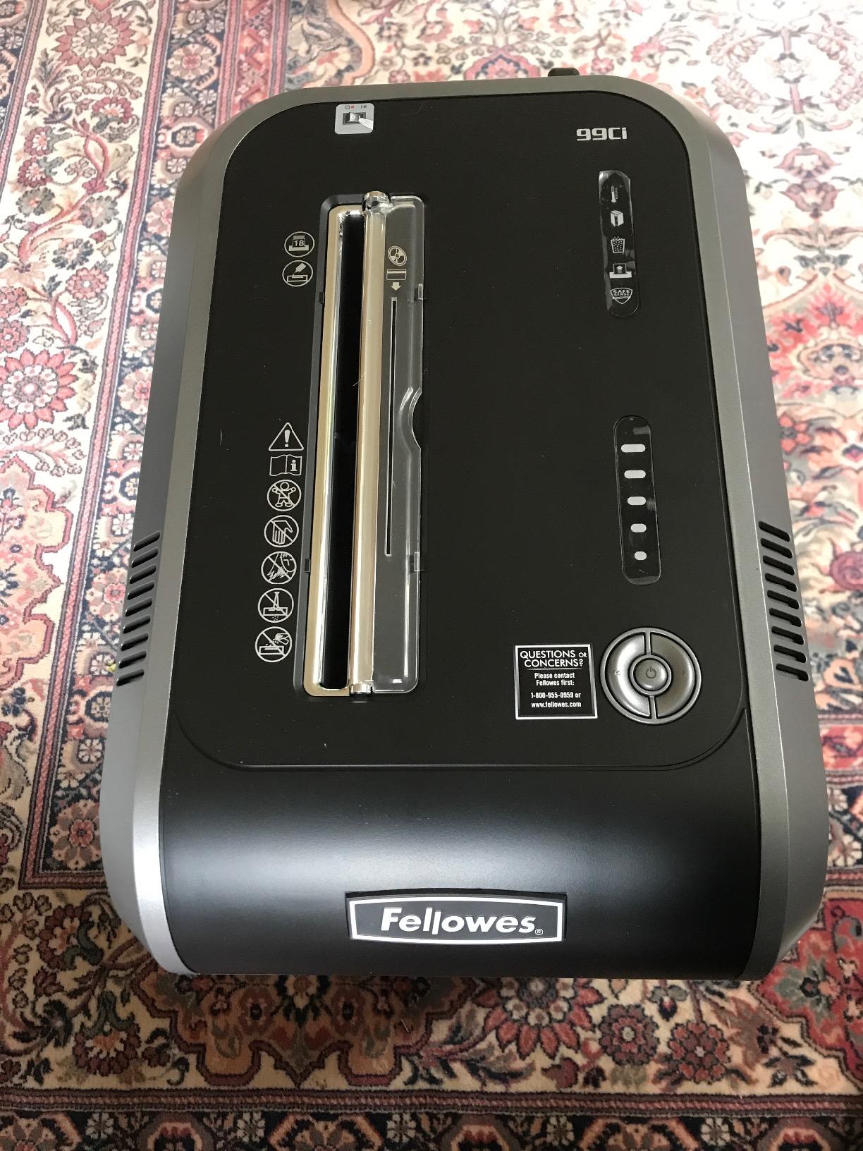 Fellowes Powershred 99Ci 18-Sheet 100% Jam-Proof Heavy Duty Crosscut Paper Shredder Machine for Office and Home, Black/Gray 3229912 customer photo 2