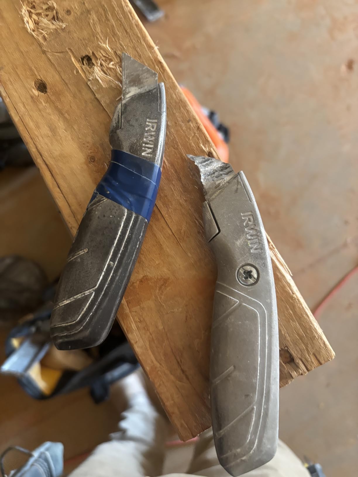 IRWIN Utility Knife, Fixed Blade (2081101), gray - Customer Photo 1