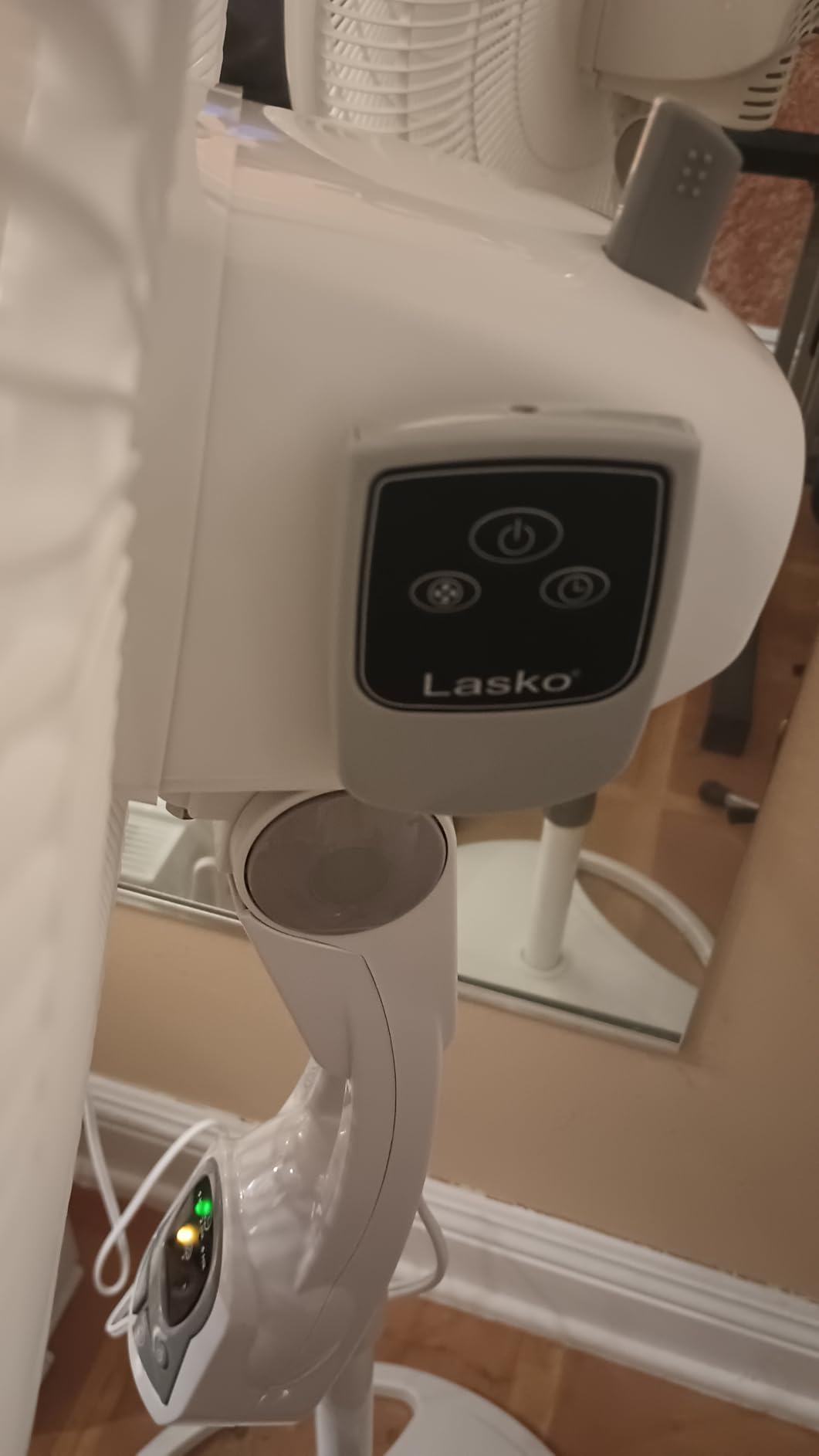 Lasko Oscillating Adjustable Pedestal Stand Fan with Timer and Remote for Indoor, Bedroom, Living Room, Home Office & College Dorm Use, 16 Inch, White, 1646 - Customer Photo 1
