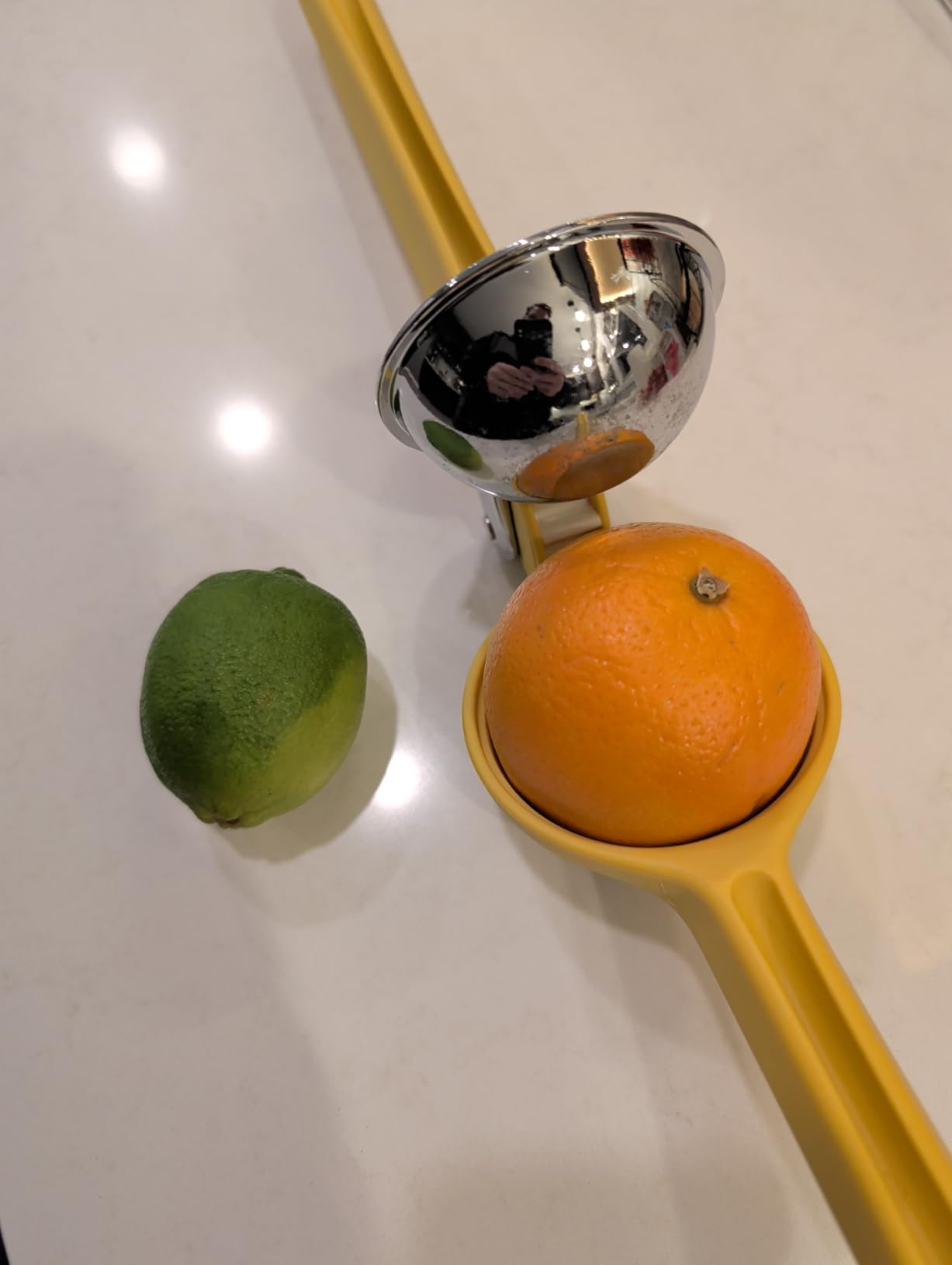 Chef'n FreshForce Lemon Squeezer Citrus Juicer, Manual Hand Press with Dual-Gear Power for Maximum Juice Extraction, Durable, Lime Green Customer Review Chef'n FreshForce Lemon Squeezer Citrus Juicer, Manual Hand Press with Dual-Gear Power for Maximum Juice Extraction, Durable, Lime Green - Customer Photo 1