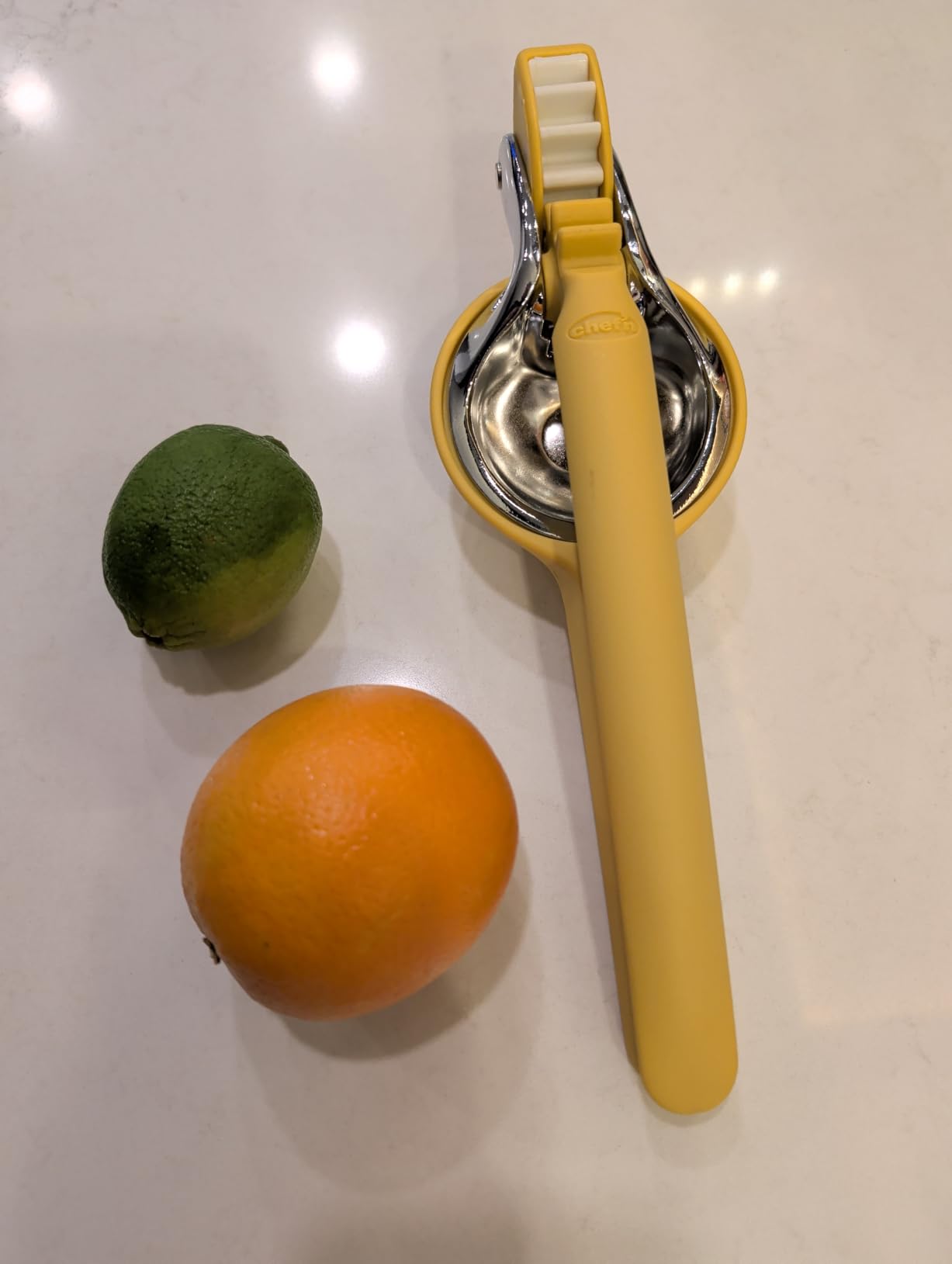 Chef'n FreshForce Lemon Squeezer Citrus Juicer, Manual Hand Press with Dual-Gear Power for Maximum Juice Extraction, Durable, Lime Green Customer Review Chef'n FreshForce Lemon Squeezer Citrus Juicer, Manual Hand Press with Dual-Gear Power for Maximum Juice Extraction, Durable, Lime Green - Customer Photo 2