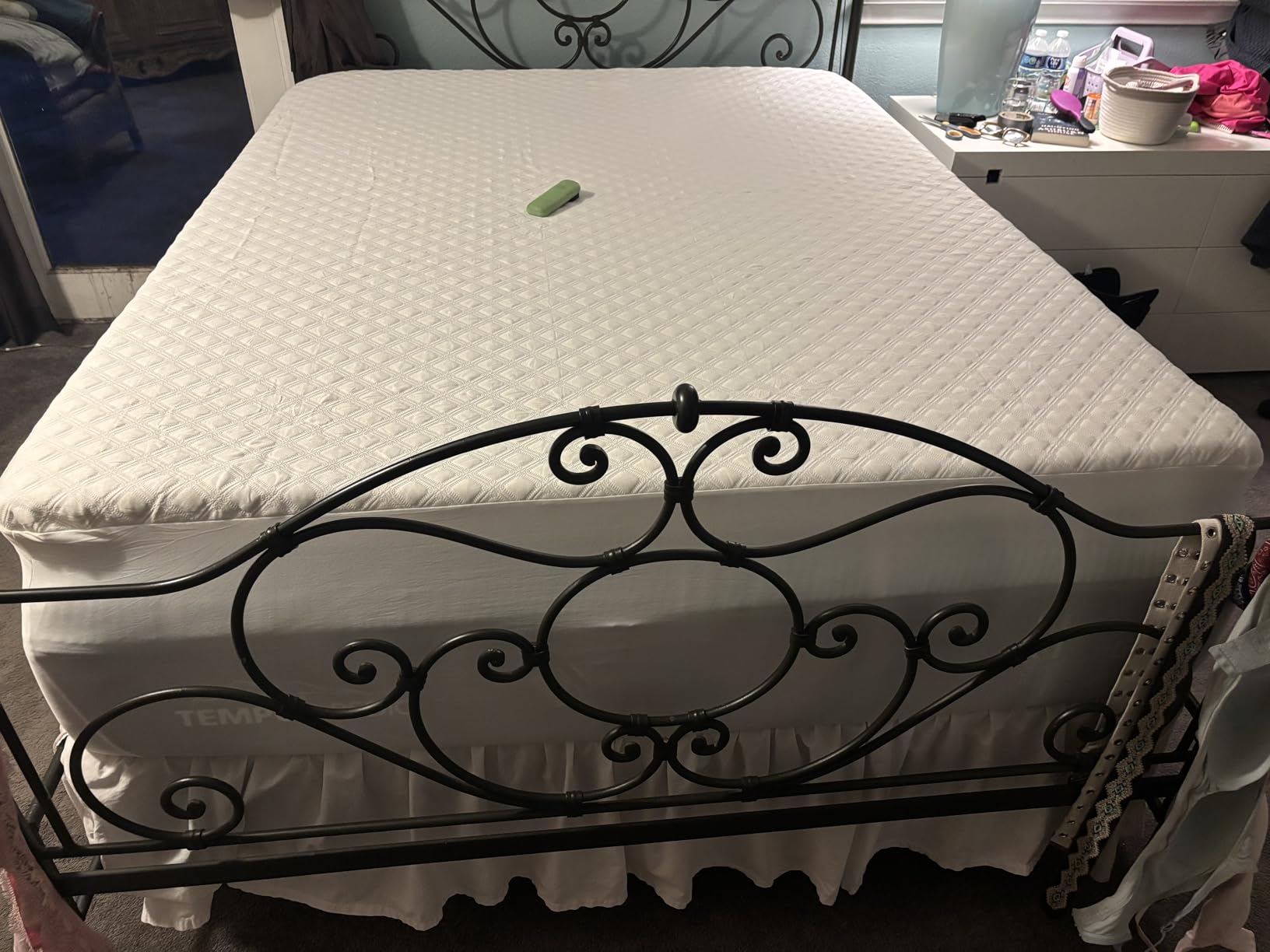 SafeRest Waterproof Queen Size Mattress Protector - Fitted with Stretchable Pockets - Machine Washable Cotton Blend Mattress Cover for Bed Customer Review SafeRest Waterproof Queen Size Mattress Protector - Fitted with Stretchable Pockets - Machine Washable Cotton Blend Mattress Cover for Bed - Customer Photo 2