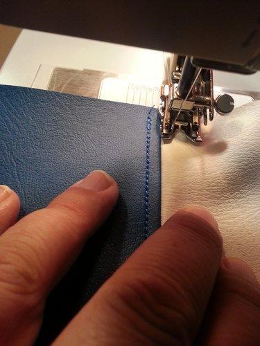 SINGER Heavy Duty 4423 (Grey) High Speed Sewing Machine + Accessories | 23 Built-In Stitches | 50% More Power, 1100 Stitches/Min | Metal Frame, 1-Step Buttonhole customer photo 2