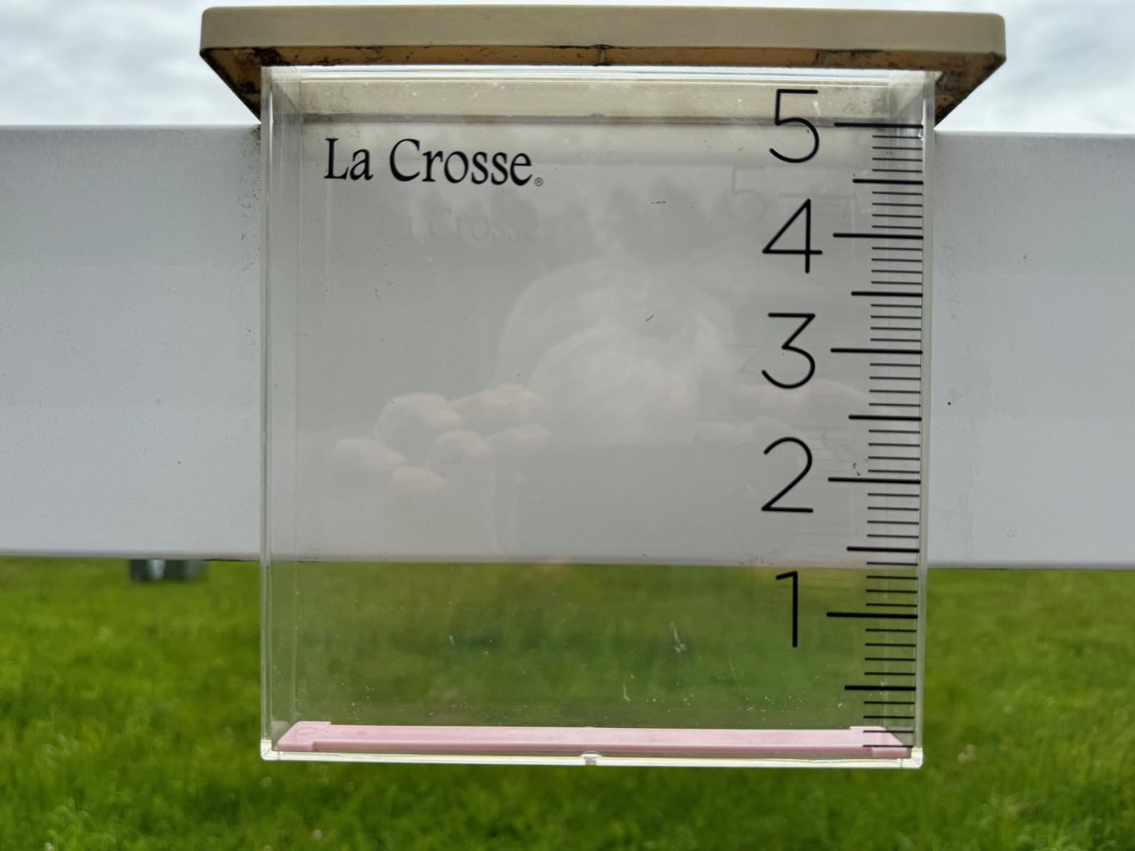 La Crosse 705-109 Waterfall Rain Gauge - Customer Photo 4