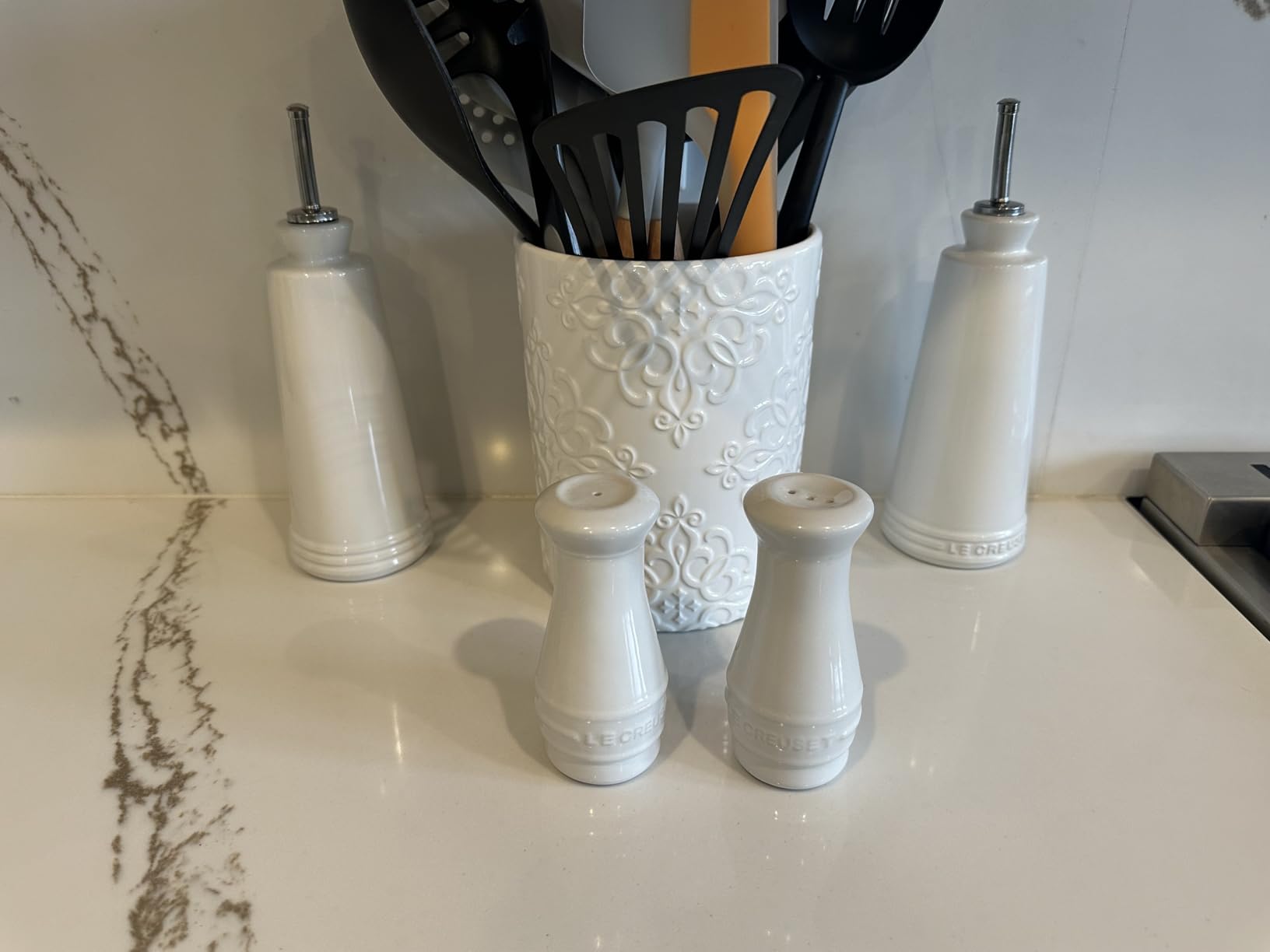 Le Creuset, Salt and Pepper Shaker Set of 2 - White - Customer Photo 2