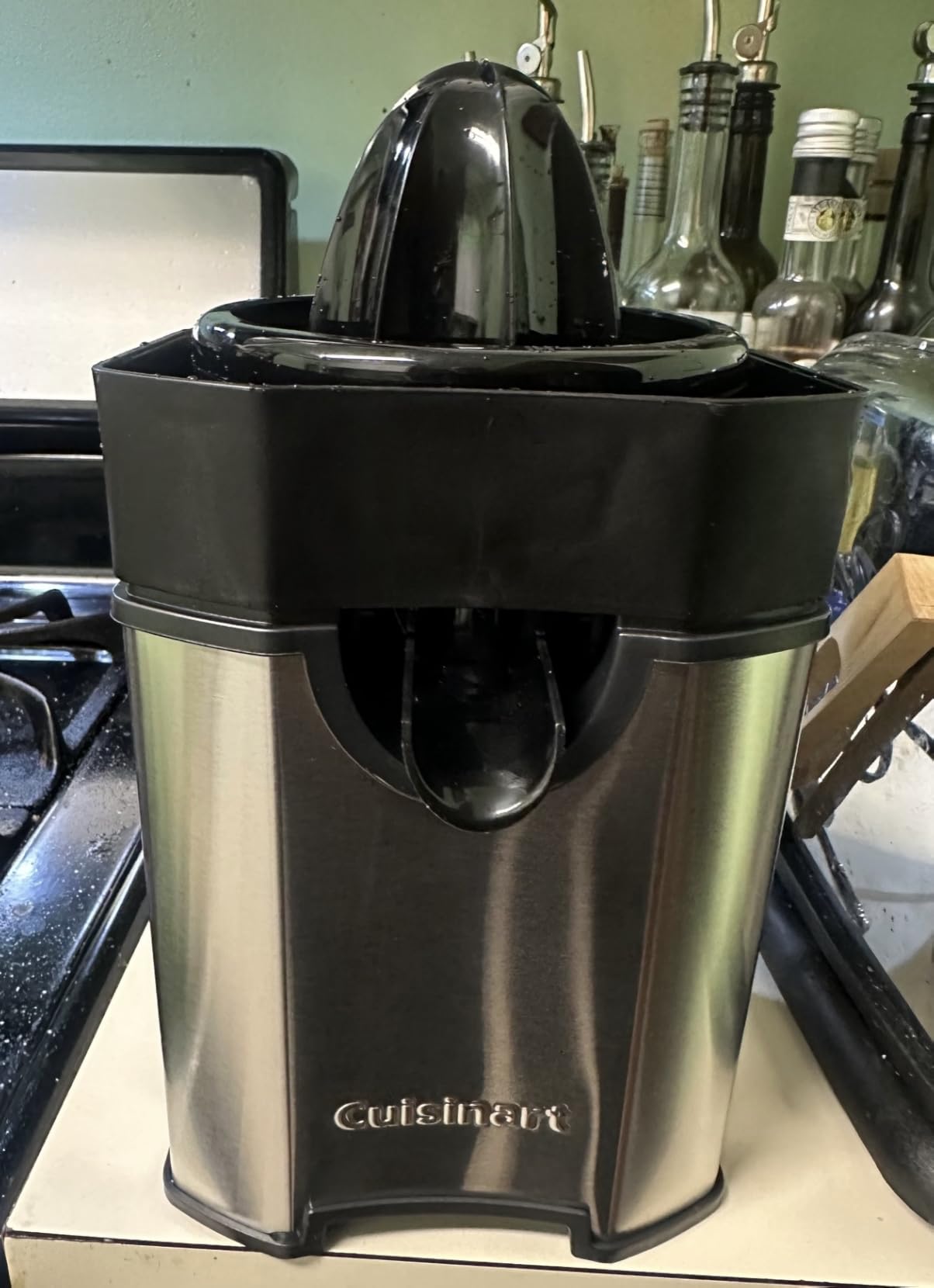 Cuisinart Pulp Control Citrus Juicer, Orange Juicer Squeezer and Lemon Squeezer with 3 Pulp Control Settings, Accommodates Small Limes and Large Grapefruits, CCJ-500P1, Black/Stainless Steel Customer Review Cuisinart Pulp Control Citrus Juicer, Orange Juicer Squeezer and Lemon Squeezer with 3 Pulp Control Settings, Accommodates Small Limes and Large Grapefruits, CCJ-500P1, Black/Stainless Steel - Customer Photo 1