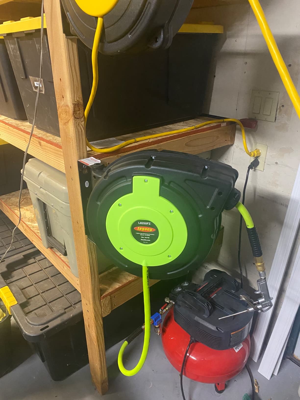 Flexzilla Retractable Enclosed Plastic Air Hose Reel, 3/8 in. x 50 ft., Heavy Duty, Lightweight, Hybrid, ZillaGreen - L8250FZ Customer Review Flexzilla Retractable Enclosed Plastic Air Hose Reel, 3/8 in. x 50 ft., Heavy Duty, Lightweight, Hybrid, ZillaGreen - L8250FZ - Customer Photo 1