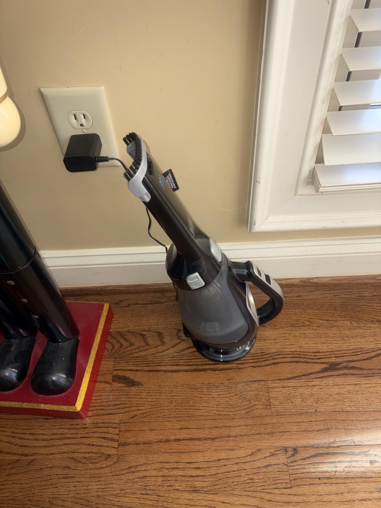 BLACK+DECKER dustbuster 20V Hand Vacuum Cordless Rechargeable, BDH2000L - Customer Photo 2
