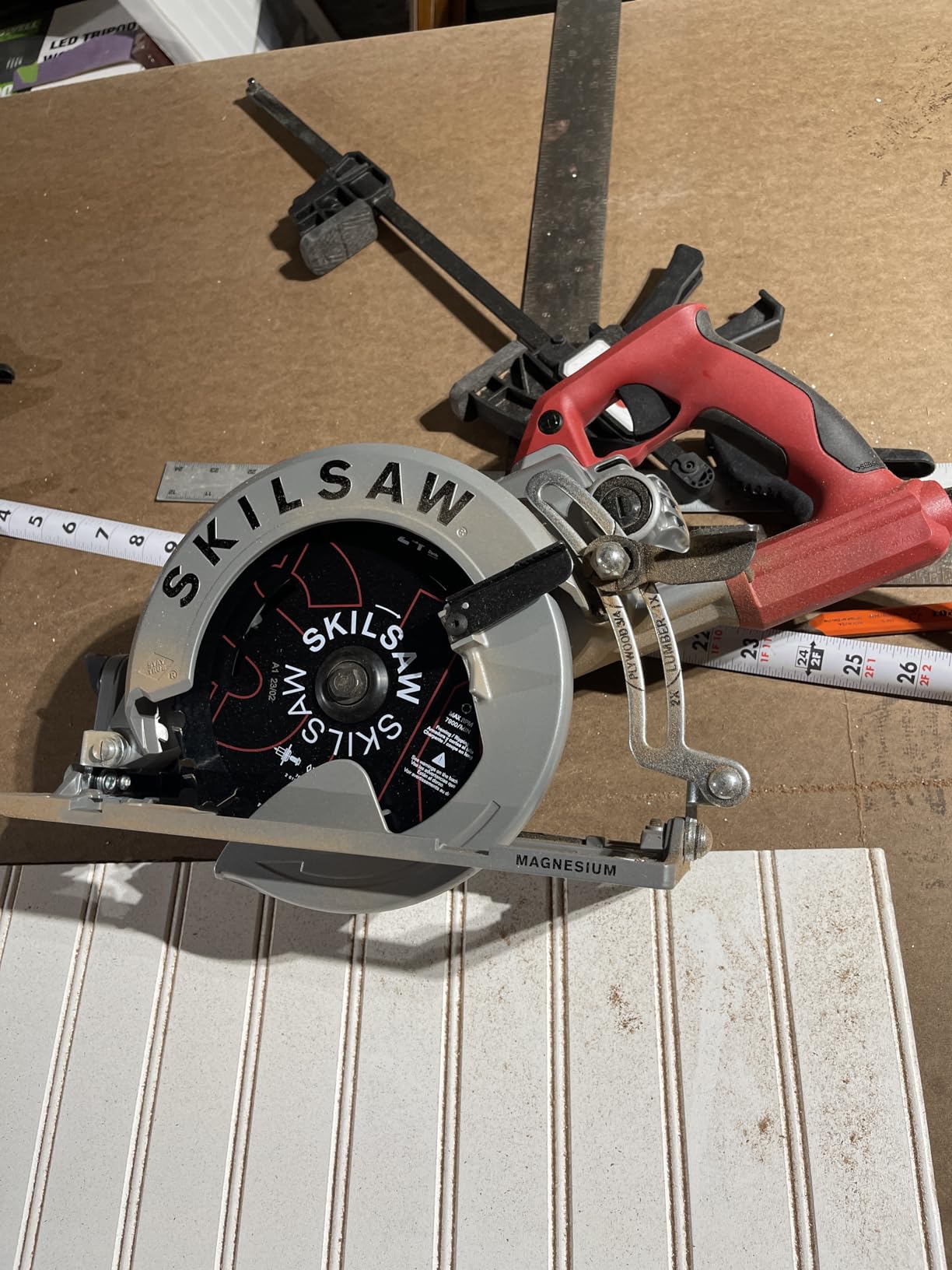 SKILSAW SPT77WML-01 15-Amp 7-1/4-Inch Lightweight Worm Drive Circular Saw - Customer Photo 1