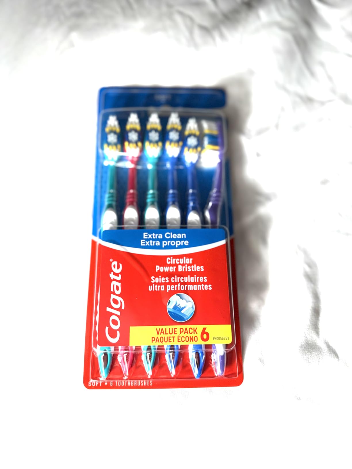 Colgate Extra Clean Toothbrush, Soft Toothbrush for Adults, 6 Count (Pack of 1) - Customer Photo 1