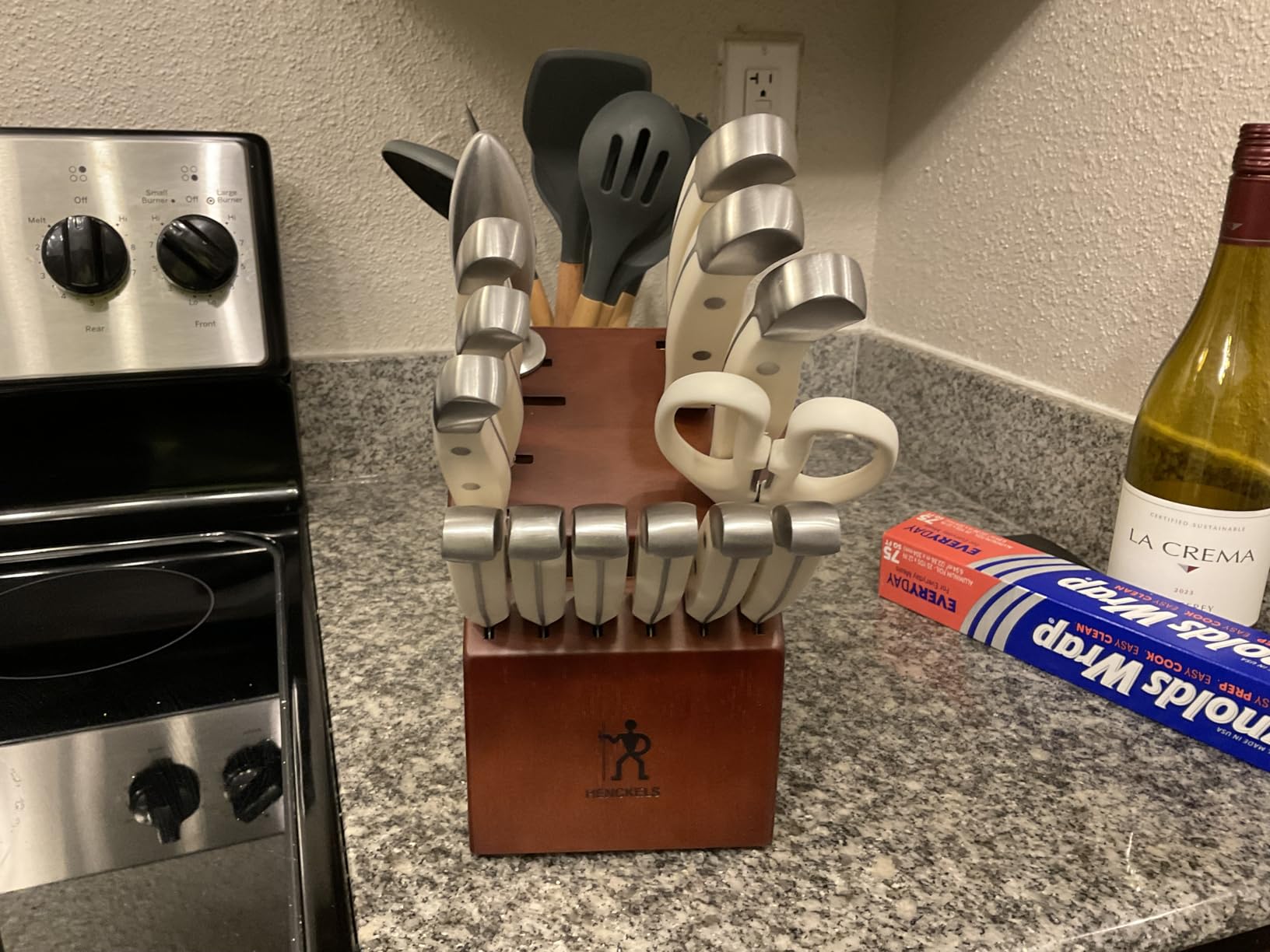 HENCKELS Statement Premium Quality 15-Piece Set with Block, Natural, Razor-Sharp, German Engineered Informed by 100+ Years of Mastery - Customer Photo 2