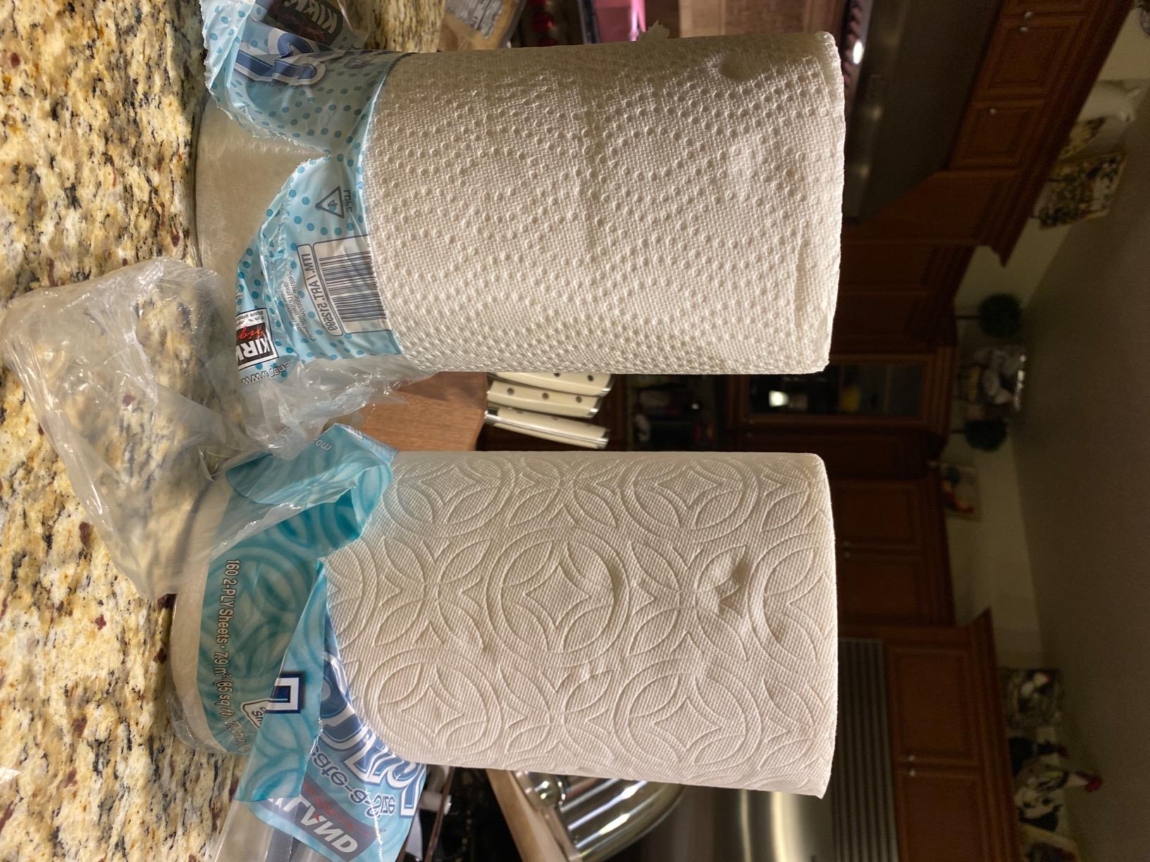 Kirkland Signature Premium Big Roll Paper Towels 12-roll, 160 Sheets Per Roll - Customer Photo 1