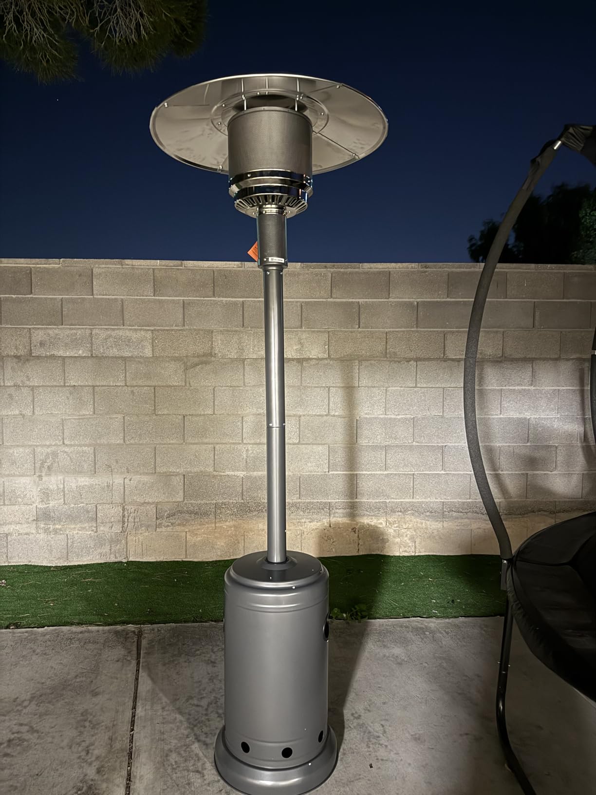 Amazon Basics 46,000 BTU Outdoor Propane Patio Heater with Wheels, Commercial & Residential, Havana Bronze, with Water Tank, 32.1 x 32.1 x 91.3 inches (LxWxH) - Customer Photo 1
