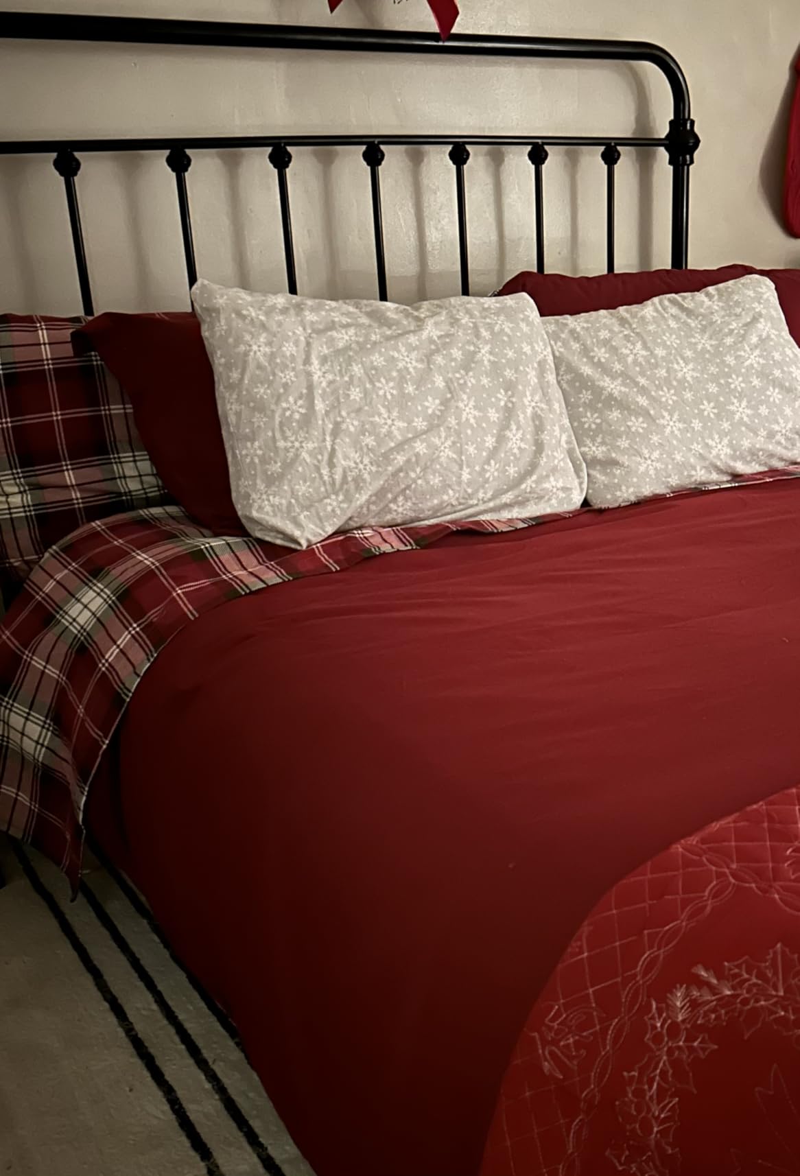 Eddie Bauer - Flannel Sheets Queen Size, Anti-Pilling & Wrinkle Resistant Cotton, Touchably Soft for All-Season Comfort - Bed Sheets with Matching Pillowcases & Fitted Sheet (Montlake Plaid Red) - Customer Photo 2