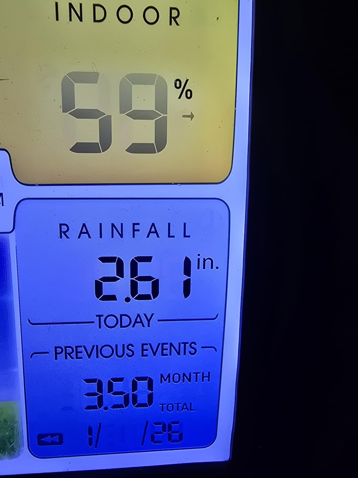 AcuRite Iris (5-in-1) Indoor/Outdoor Wireless Weather Station for Indoor and Outdoor Temperature and Humidity, Wind Speed and Direction, and Rainfall with Digital Display (01512M) - Customer Photo 2