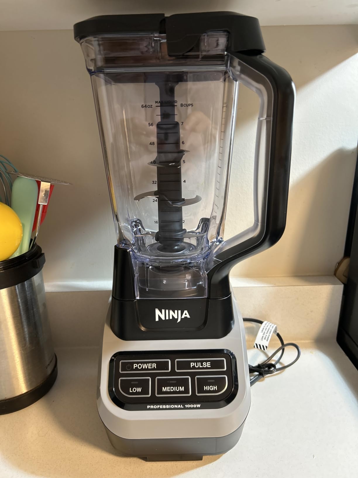 Ninja Professional Blender | Smoothie Blending, Drink Mixer, Grinder, Ice Crusher | 1000W | XL 72-oz. Pitcher | BL610 customer photo 1