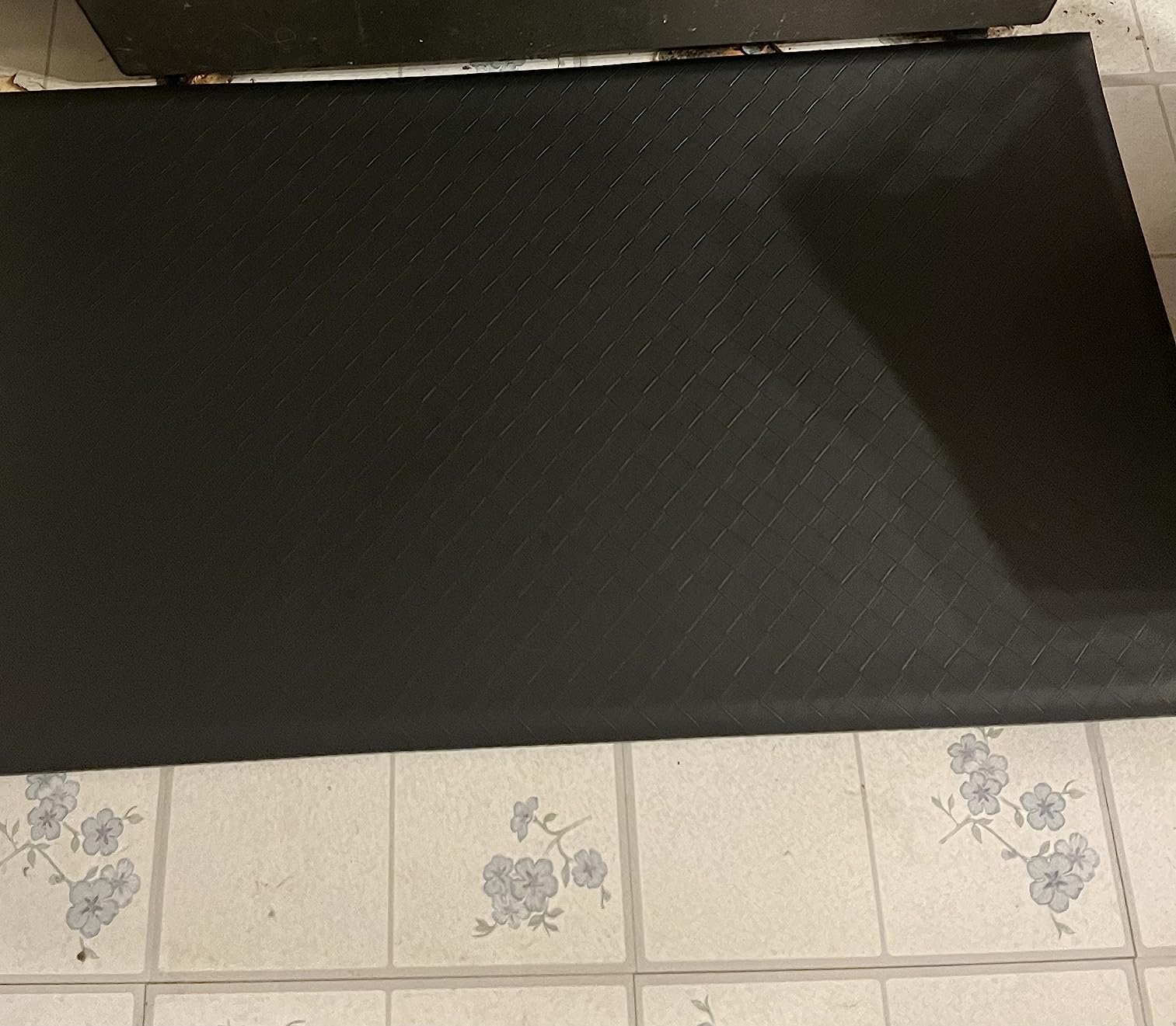 Amazon Basics Anti-Fatigue Standing Mat, Non-Slip, Cushioned Comfort Mat for Home, Office and Kitchen, 20 Amazon Basics Anti-Fatigue Standing Mat, Non-Slip, Cushioned Comfort Mat for Home, Office and Kitchen, 20