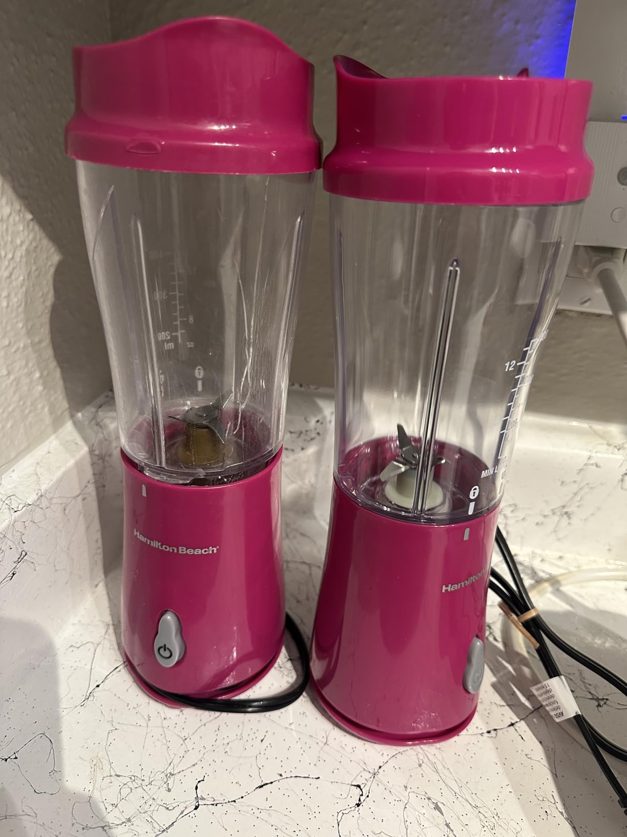 Hamilton Beach Portable Blender for Shakes and Smoothies, 14 Oz BPA Free Travel Cup & Lid, Durable Stainless Steel Blades, Personal Smoothie Blender, Raspberry, 51131G - Customer Photo 1