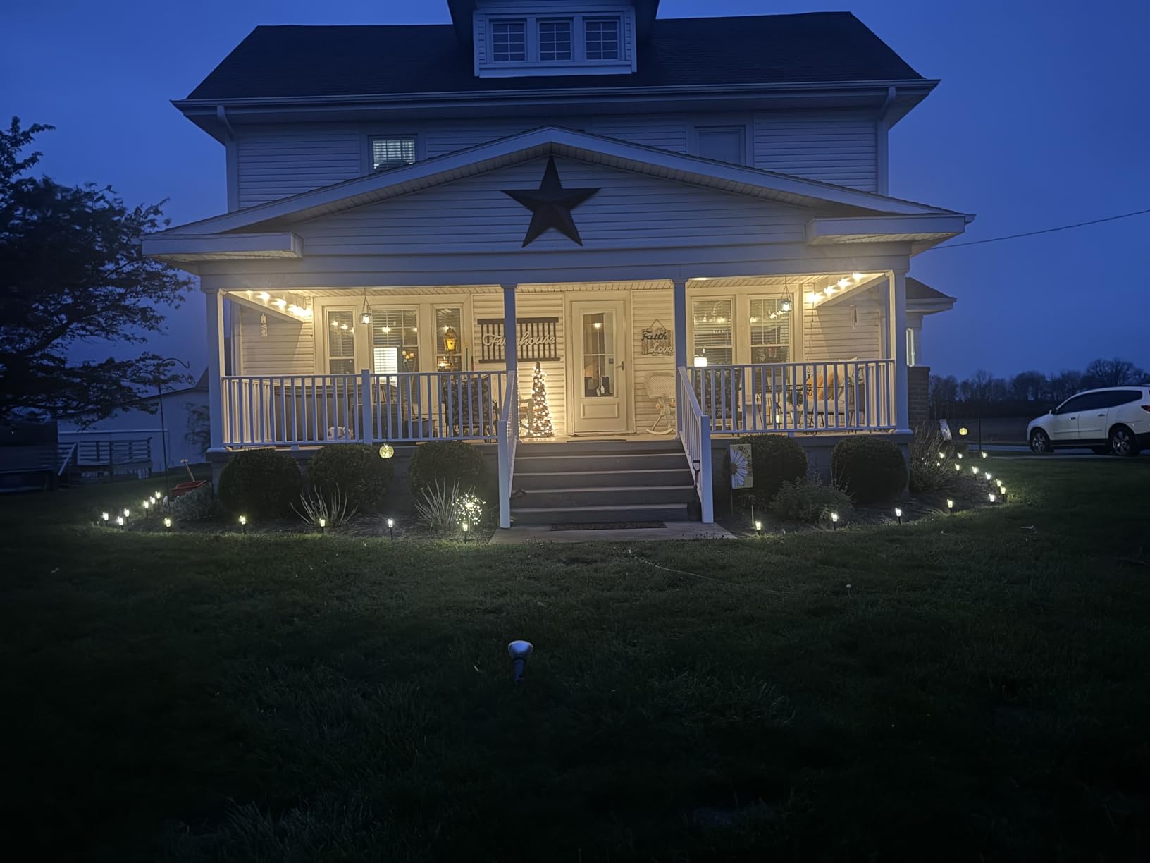 Brightown Outdoor String Lights 29 Feet G40 LED Patio Lights, Plug-in, 13 Plastic Edison Bulbs(1 Spare), Waterproof Connectable Hanging Light for Backyard Porch Balcony Party Decor, E12 Base, Black - Customer Photo 2