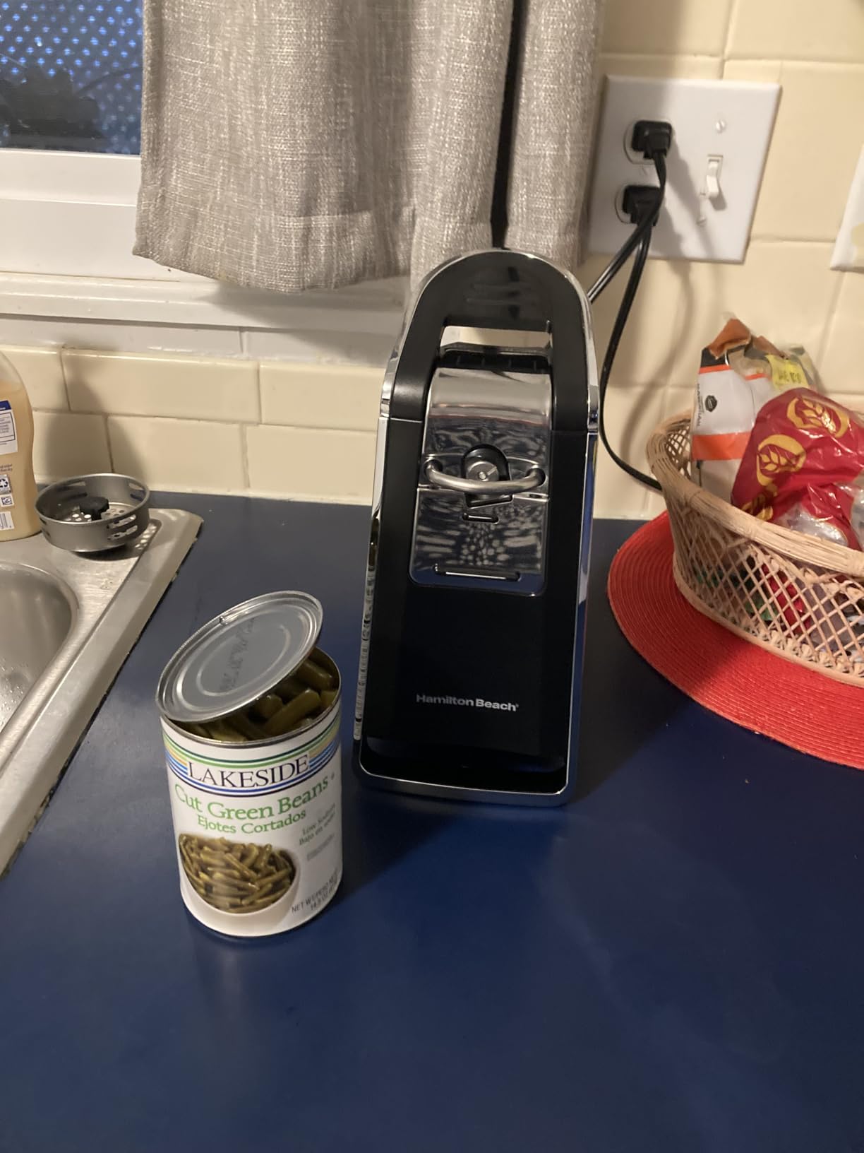 Hamilton Beach Smooth Touch Electric Automatic Can Opener with Easy Push Down Lever, Eliminates Sharp Edges, Opens All Standard-Size and Pop-Top Cans, Extra Tall, Black and Chrome (76606AG) - Customer Photo 4