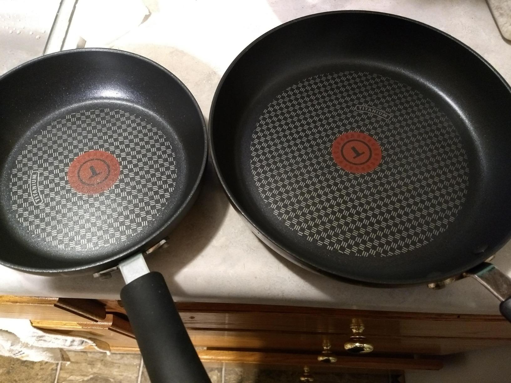 T-Fal Ultimate Hard Anodized Nonstick Cookware Set 17 Piece, Nonstick Pots and Pans Set with Fry Pan, Saucepans, Saute-Pan, Griddle, Dishwasher Safe, Black - Customer Photo 2