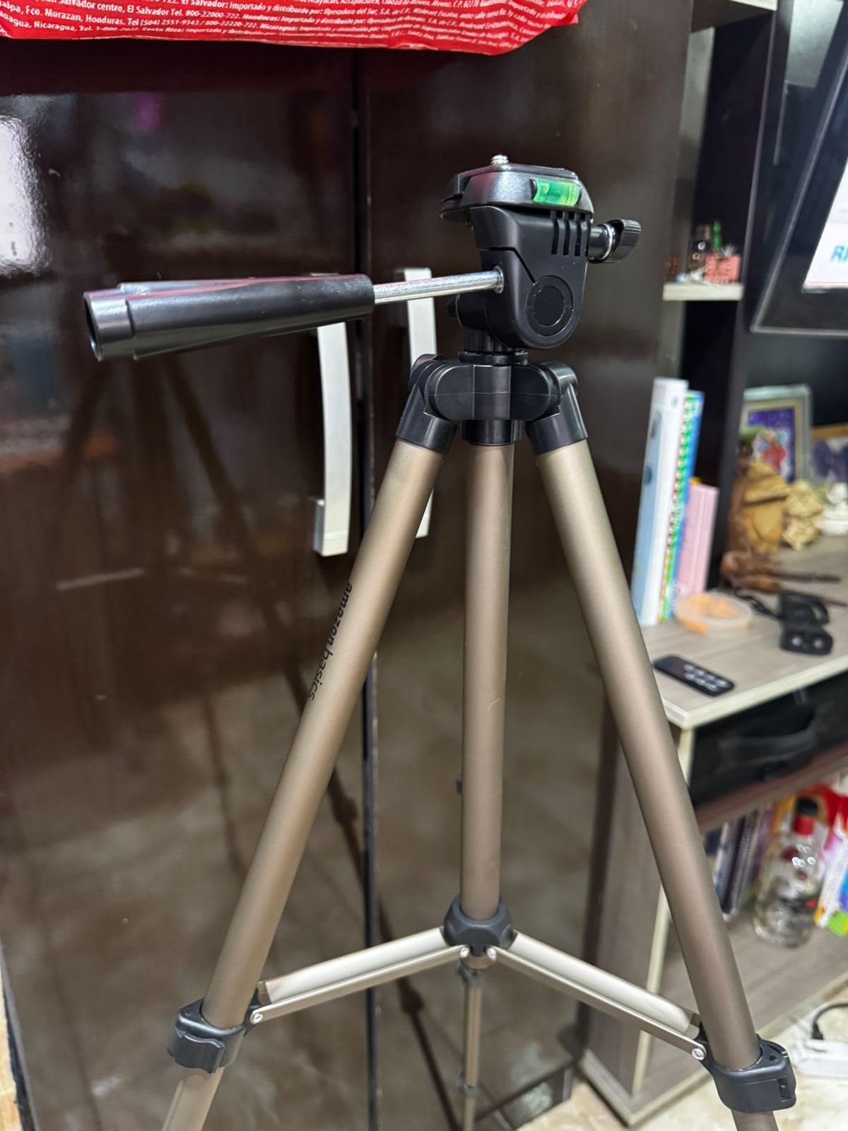 Amazon Basics 50-inch Lightweight Portable Camera Tripod Stand with Quick-Release Plate, Adjustable Height, Aluminum, for Travel Photography, Champagne - Customer Photo 1