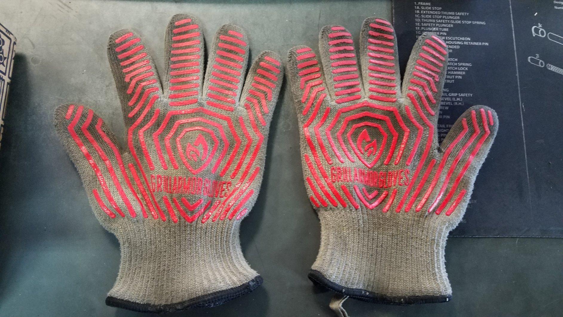 Oven Gloves with Fingers - 932°F Extreme Heat Proof and Cut Resistant Mitts for Kitchen, BBQ, Grill, Baking, Fire Pit - EN407 Certified with Non-Slip Silicone Grip and Cotton Lined for Comfort Customer Review Oven Gloves with Fingers - 932°F Extreme Heat Proof and Cut Resistant Mitts for Kitchen, BBQ, Grill, Baking, Fire Pit - EN407 Certified with Non-Slip Silicone Grip and Cotton Lined for Comfort - Customer Photo 2