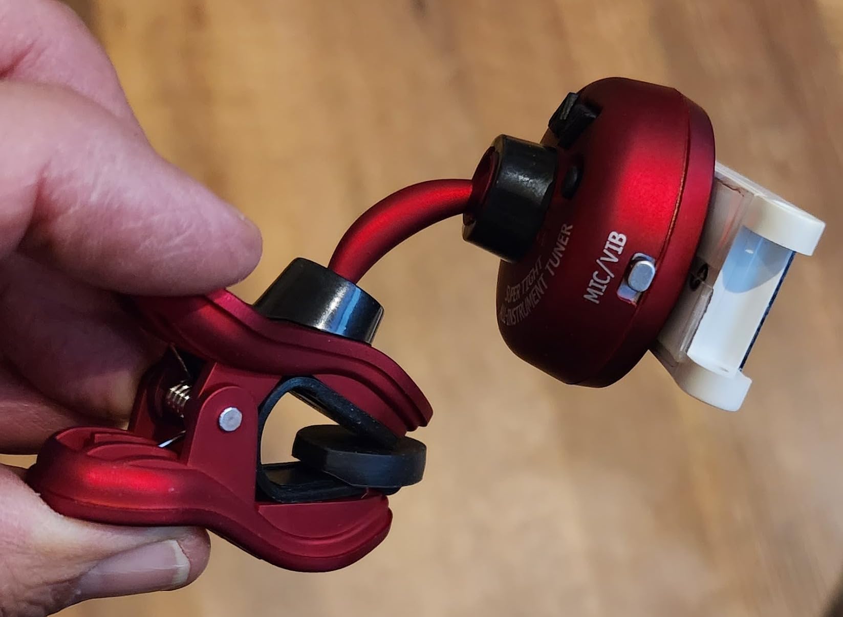 TC Electronic POLYTUNE CLIP Clip-On Tuner with Polyphonic, Strobe and Chromatic Modes and 108 LED Matrix Display for Ultimate Tuning Performance - Customer Photo 2