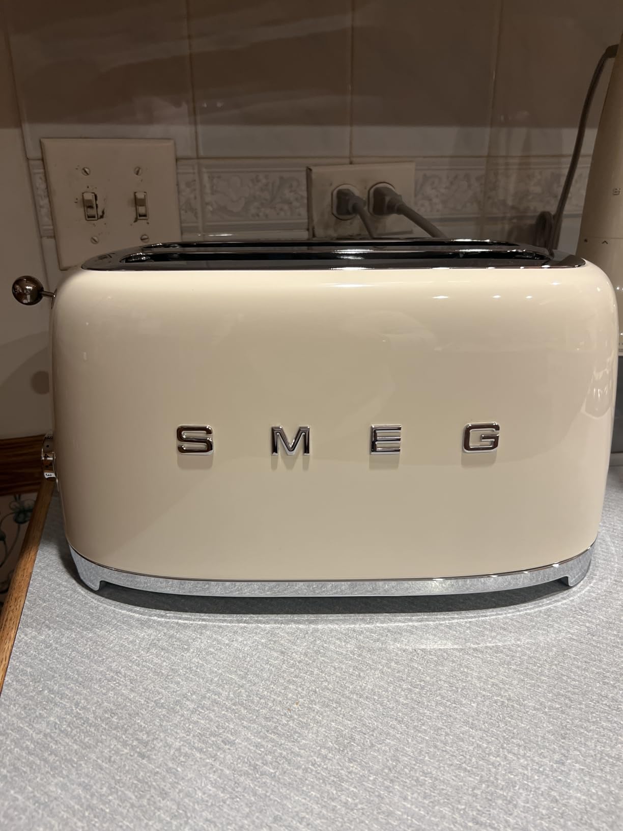 SMEG 2 Slice Toaster with 6 Presets and Defrost Function and Removable Crumb Tray TSF01SSUS, Stainless Steel - Customer Photo 1