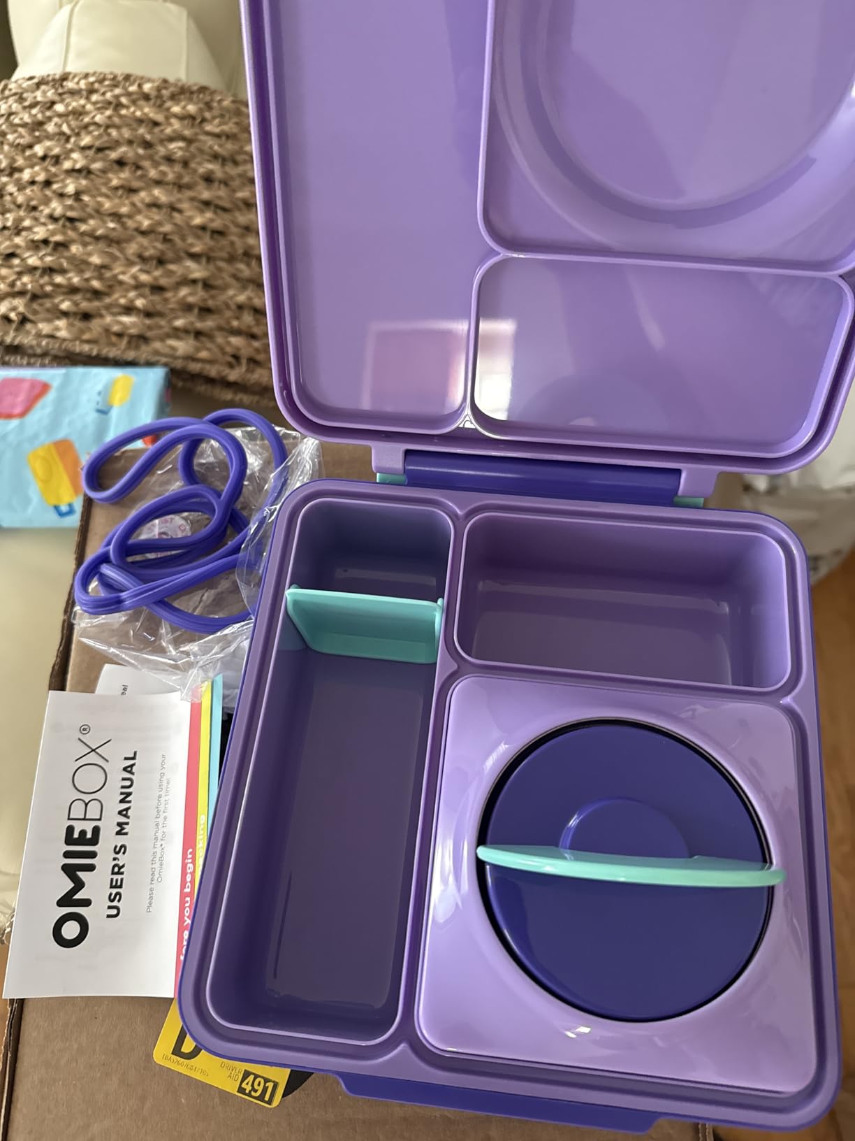 OmieBox Bento Box for Kids - Insulated Bento Lunch Box with Leak Proof Vacuum Insulated Food Jar - 3 Compartments, Two Temperature Zones (Blue Sky) Customer Review OmieBox Bento Box for Kids - Insulated Bento Lunch Box with Leak Proof Vacuum Insulated Food Jar - 3 Compartments, Two Temperature Zones (Blue Sky) - Customer Photo 3