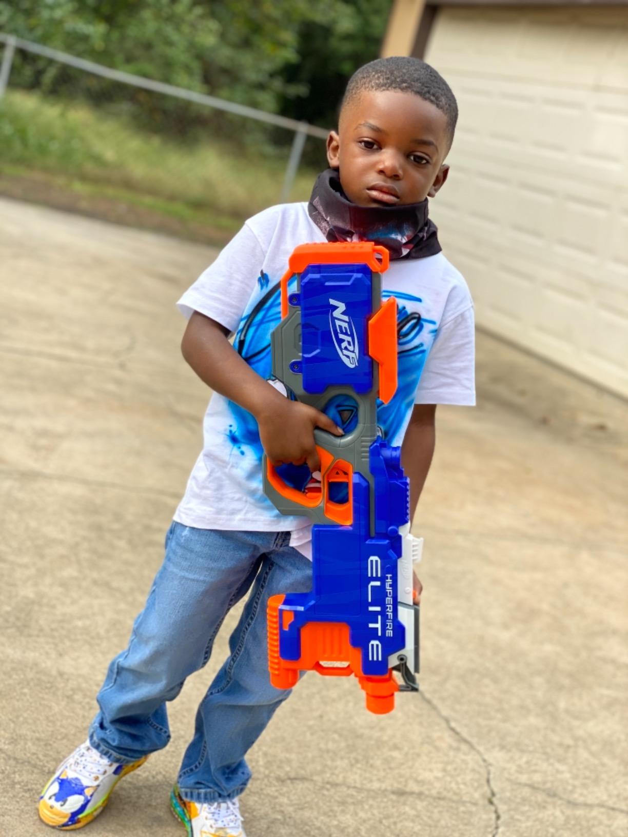 Nerf HyperFire Motorized Elite Blaster, 25-Dart Drum, Fires Up to 5 Darts Per Second, Includes 25 Official Elite Darts (Amazon Exclusive) Customer Review Nerf HyperFire Motorized Elite Blaster, 25-Dart Drum, Fires Up to 5 Darts Per Second, Includes 25 Official Elite Darts (Amazon Exclusive) - Customer Photo 2