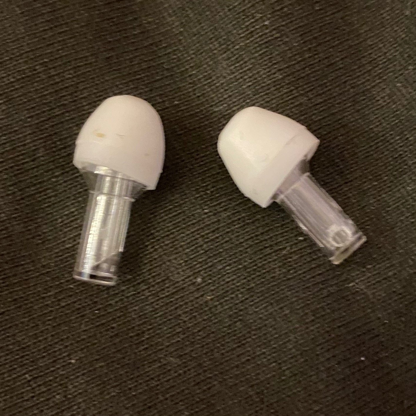 VIBES High Fidelity Earplugs – Reusable, Washable, Nearly Invisible – Concert Ear Plugs for Musicians, DJ, Nightclub, Festival – Noise Filtering for Hearing Protection Customer Review VIBES High Fidelity Earplugs – Reusable, Washable, Nearly Invisible – Concert Ear Plugs for Musicians, DJ, Nightclub, Festival – Noise Filtering for Hearing Protection - Customer Photo 1