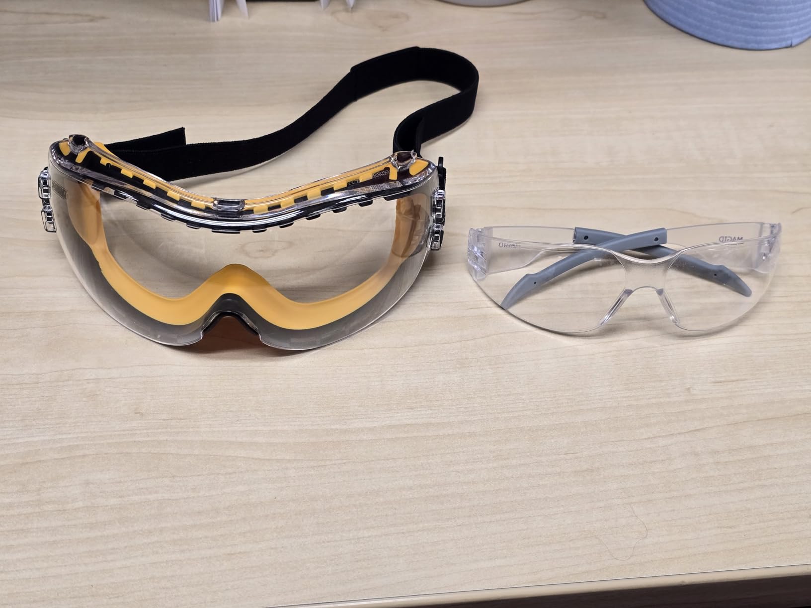 DEWALT DPG82 Concealer Anti-Fog Dual Mold Safety Goggle - 1 Pair - Customer Photo 1