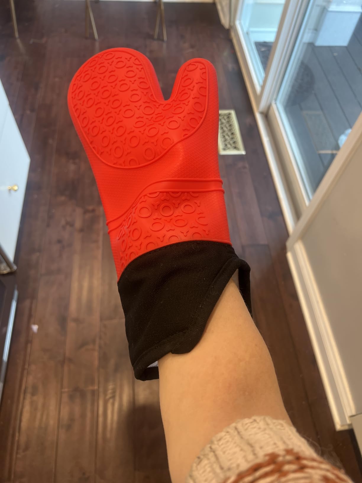 BPA-Free Silicone Oven Mitts Ultra Heat Resistant up to 500°F - Oven Mitts with Thick Cotton Liner - Long Slip Resistant Pot Holders, Flexible Oven Gloves - Black 13.7 BPA-Free Silicone Oven Mitts Ultra Heat Resistant up to 500°F - Oven Mitts with Thick Cotton Liner - Long Slip Resistant Pot Holders, Flexible Oven Gloves - Black 13.7