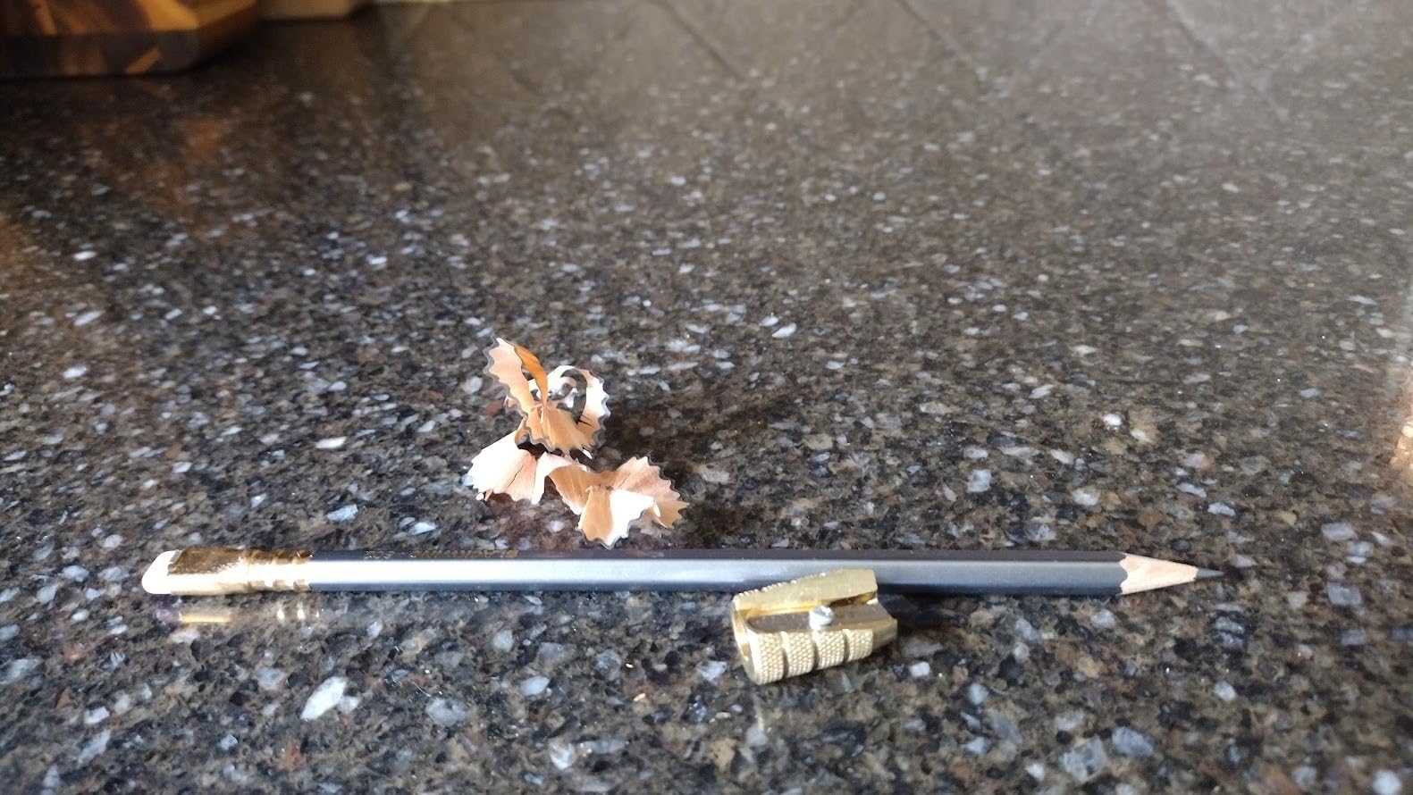 Mobius + Ruppert (M+R) Brass Artists Pencil Sharpener - choose from 4 shapes! Made in Germany - finest in the world! (604 - Bullet/Grenade) Customer Review Mobius + Ruppert (M+R) Brass Artists Pencil Sharpener - choose from 4 shapes! Made in Germany - finest in the world! (604 - Bullet/Grenade) - Customer Photo 2