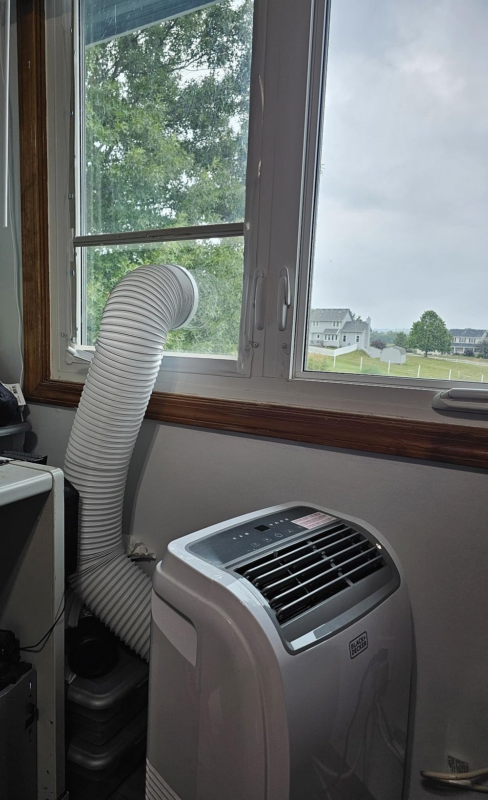 BLACK+DECKER Smart Portable Air Conditioner, 12,000 BTU for Rooms up to 550 Sq. Ft., Smart Portable AC with Follow Me Remote and Window Kit, BPACT12WT, White - Customer Photo 1