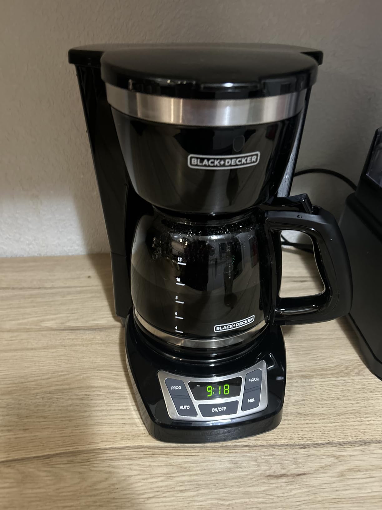 BLACK+DECKER 12-Cup Digital Coffee Maker, Programmable, Washable Basket Filter, Sneak-A-Cup, Auto Brew, Water Window, Keep Hot Plate, Black customer photo 1