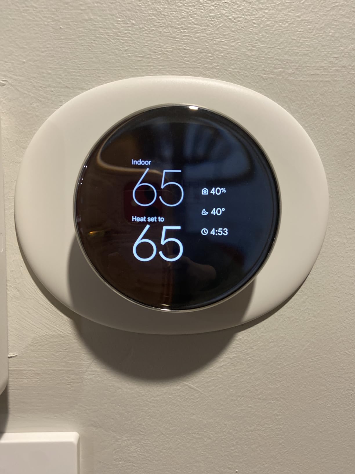 Google Nest Learning Thermostat (4th Gen, 2024) with Nest Temperature Sensor - Energy Saving Smart Thermostat - Compatible with Alexa, Apple HomeKit and Google Home App - Polished Gold - Customer Photo 2