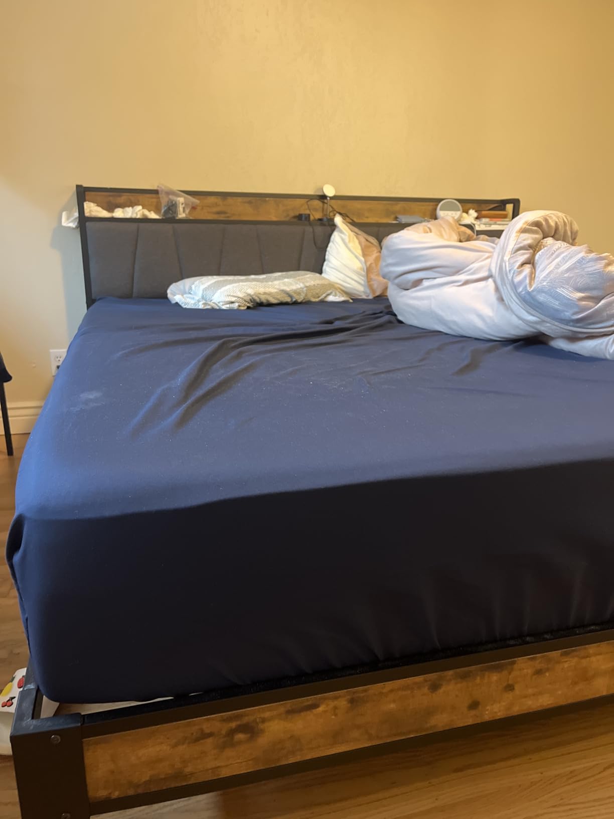 Utopia Bedding Queen Fitted Sheet - Bottom Sheet - Deep Pocket - Soft Microfiber - Shrinkage and Fade Resistant - Easy Care -1 Fitted Sheet Only (Grey) Customer Review Utopia Bedding Queen Fitted Sheet - Bottom Sheet - Deep Pocket - Soft Microfiber - Shrinkage and Fade Resistant - Easy Care -1 Fitted Sheet Only (Grey) - Customer Photo 3