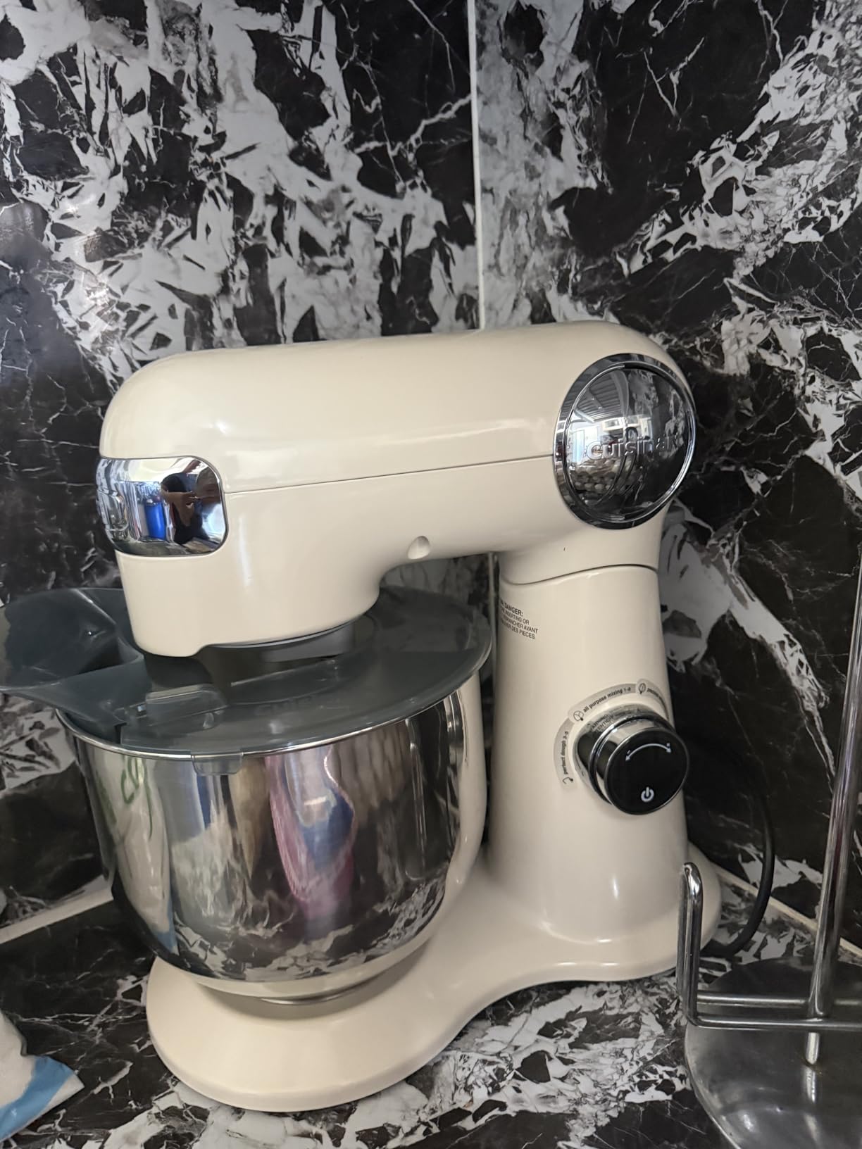 Cuisinart Stand Mixer, 12 Speeds, 5.5-Quart Mixing Bowl, Chef's Whisk, Flat Mixing Paddle, Dough Hook, and Splash Guard with Pour Spout, Silver Lining, SM-50BC - Customer Photo 1