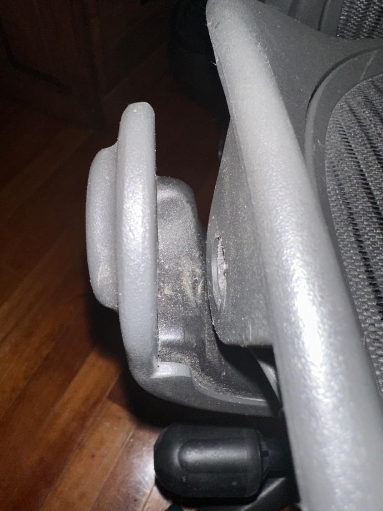 Herman Miller Aeron Chair Size B Fully Loaded Posture Fit - Premium Ergonomic Office Chair Customer Review Herman Miller Aeron Chair Size B Fully Loaded Posture Fit - Premium Ergonomic Office Chair - Customer Photo 2