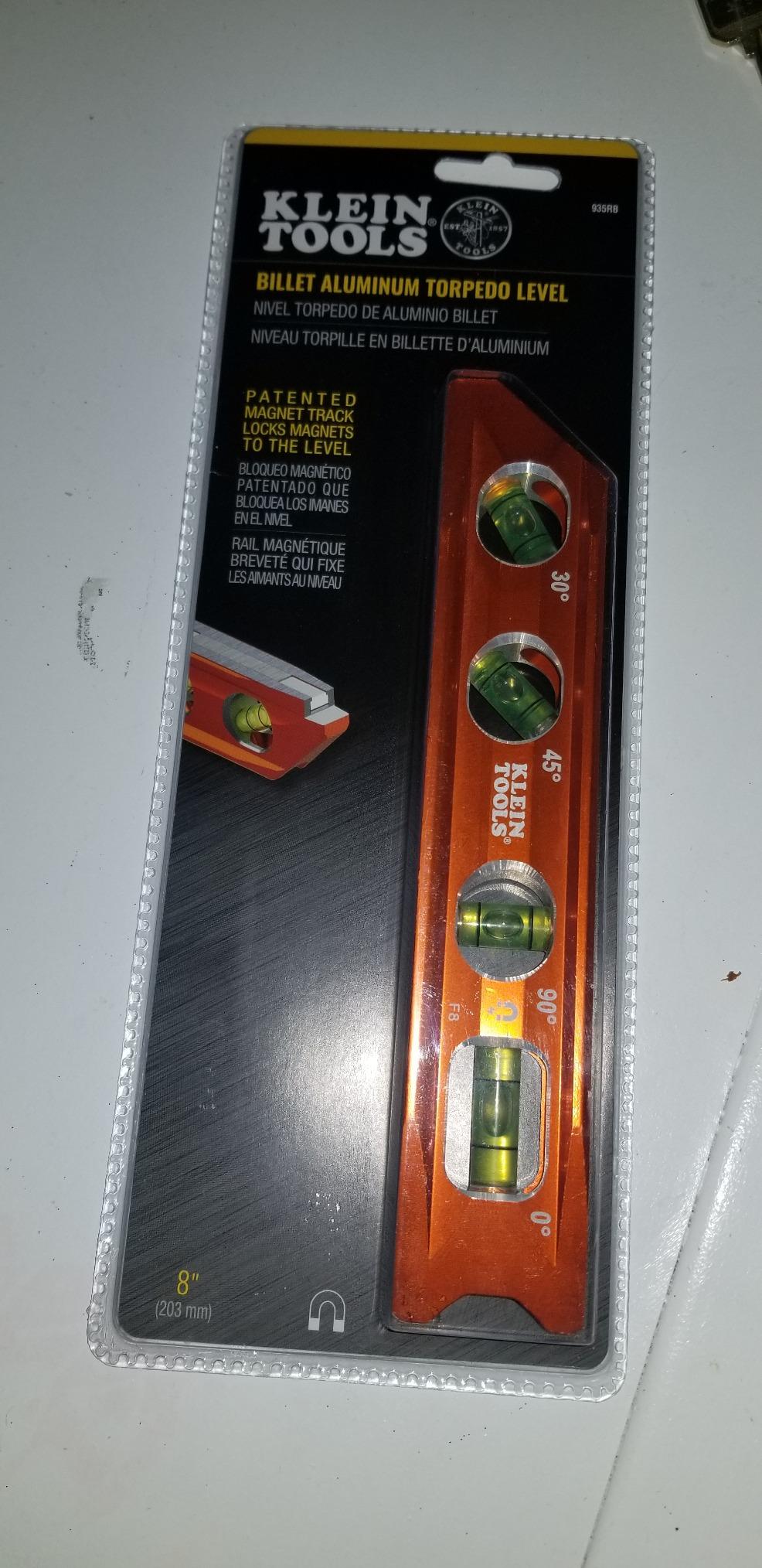 Klein Tools 935RBLT Level, 9-Inch Lighted Torpedo Level with Magnet, 0/45/90 Degree Vials and V-Groove, Water and Impact Resistant, High-Visibility - Customer Photo 2