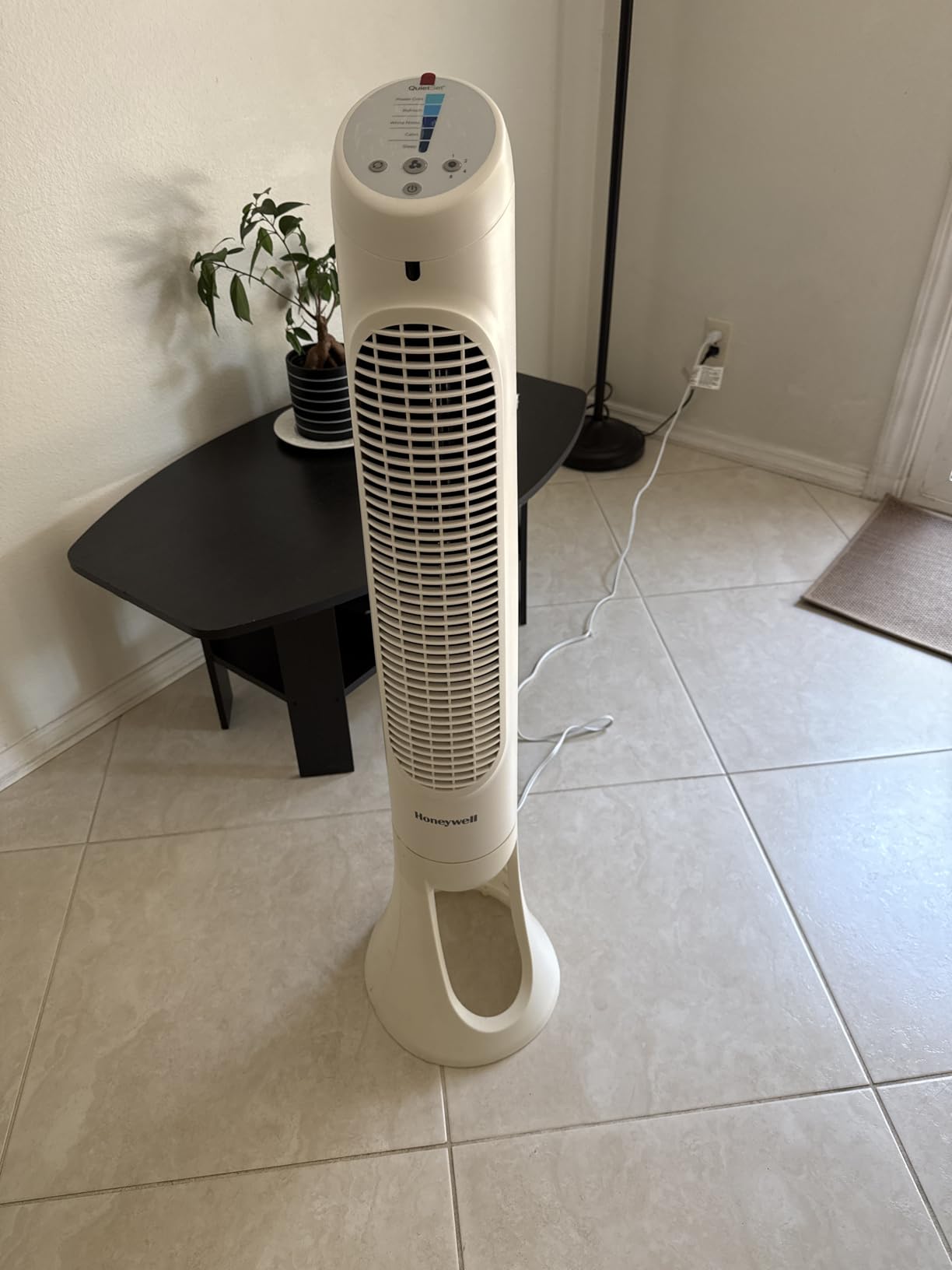 Honeywell QuietSet Whole Room Oscillating Tower filter Fan with Remote, White, HYF260 - Customer Photo 3